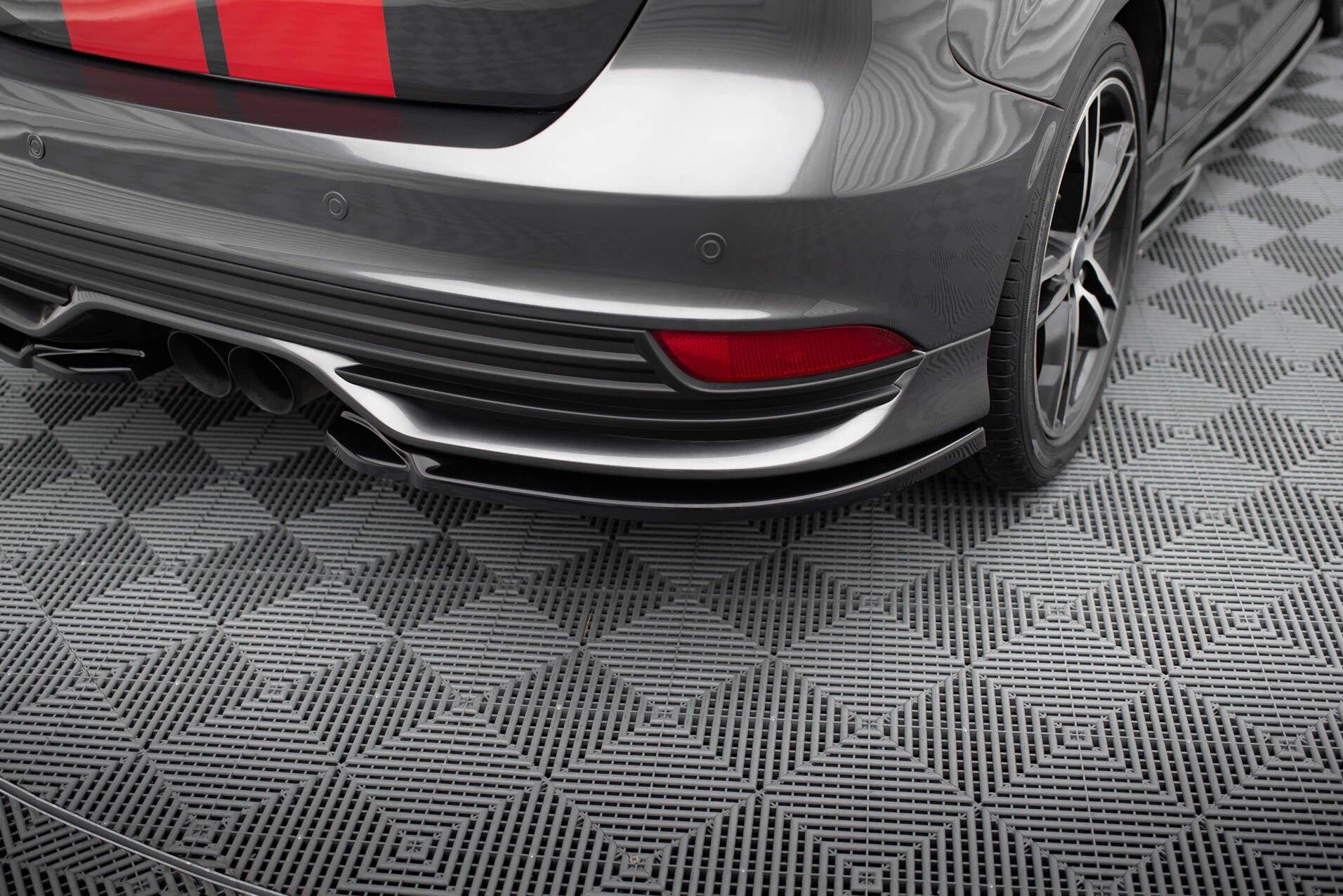 Heck Ansatz Flaps Diffusor V2 für Ford Focus ST Mk3 Facelift