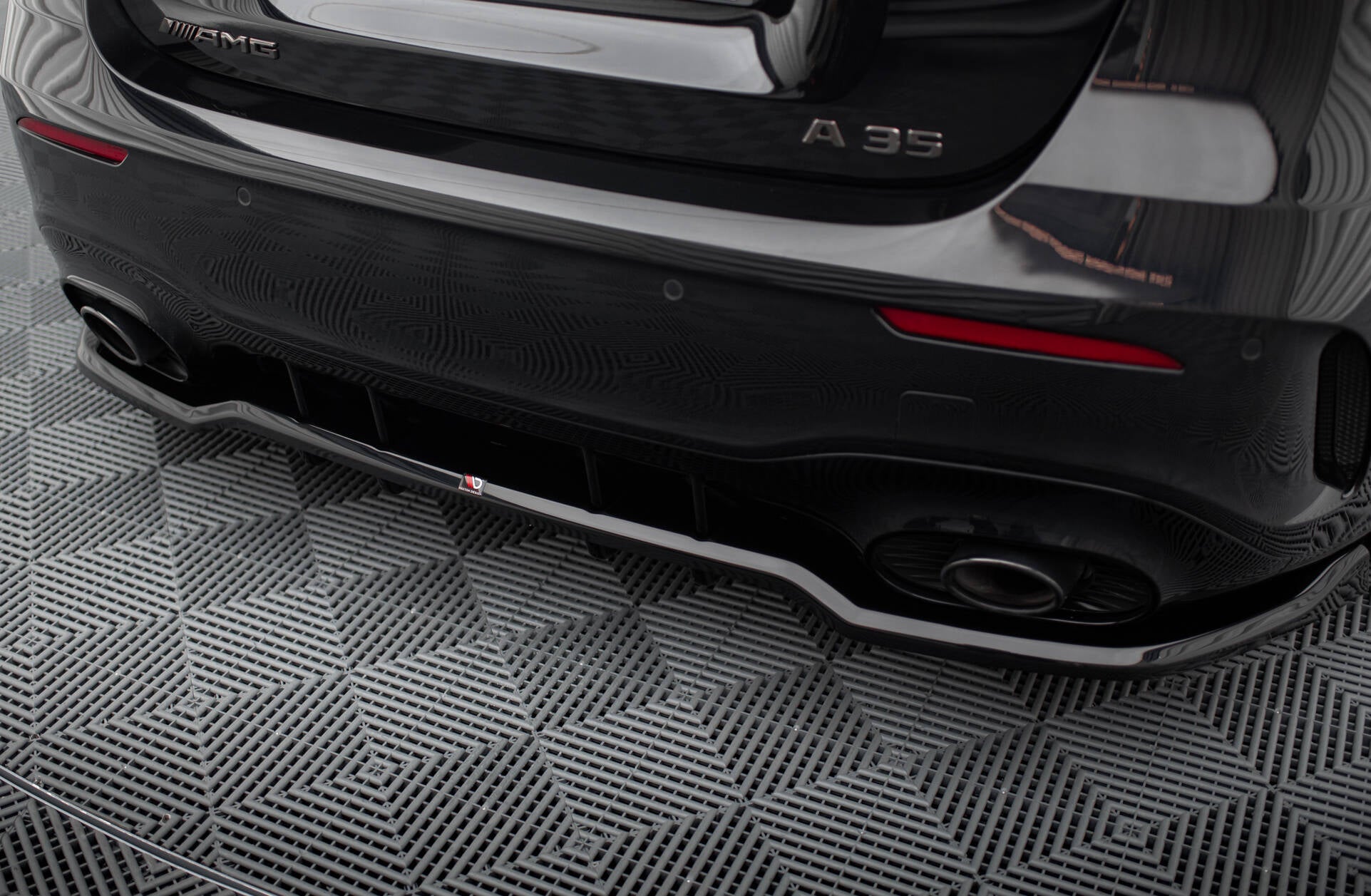 Mittlerer Cup Diffusor DTM Look Heck Ansatz für Mercedes-AMG A35 Hatchback W177