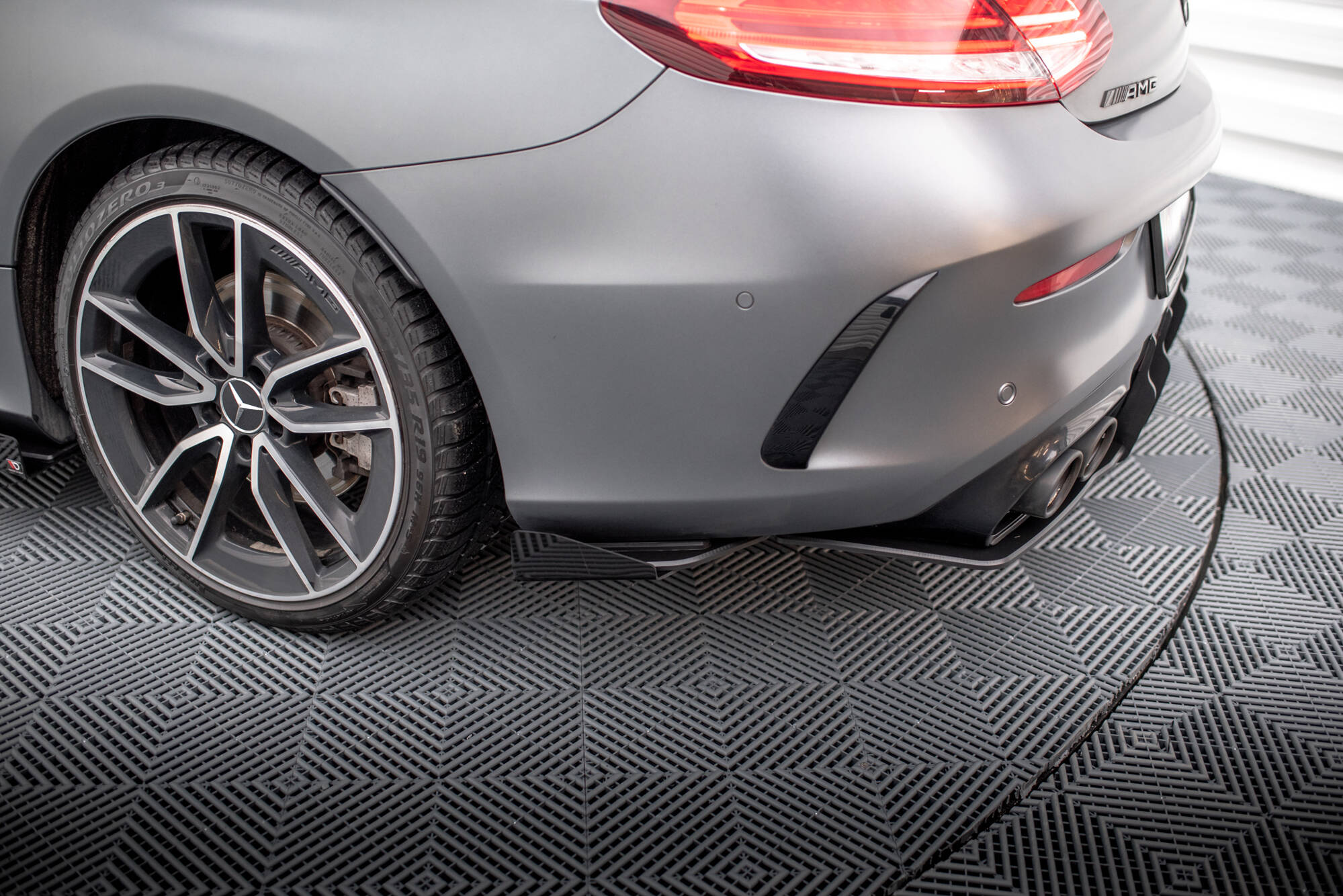 Street Pro Heck Ansatz Flaps Diffusor + Flaps für Mercedes-AMG C43 Coupe / Cabrio C205 Facelift / A205 Facelift