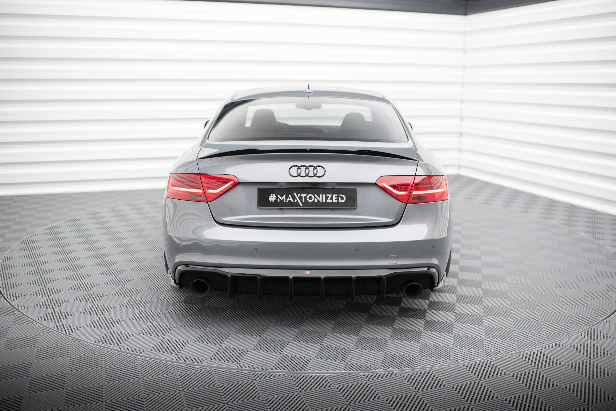 Diffusor Heck Ansatz für Audi A5 S-Line Coupe / Sportback 8T Facelift (Einzelauspuff li. re.)