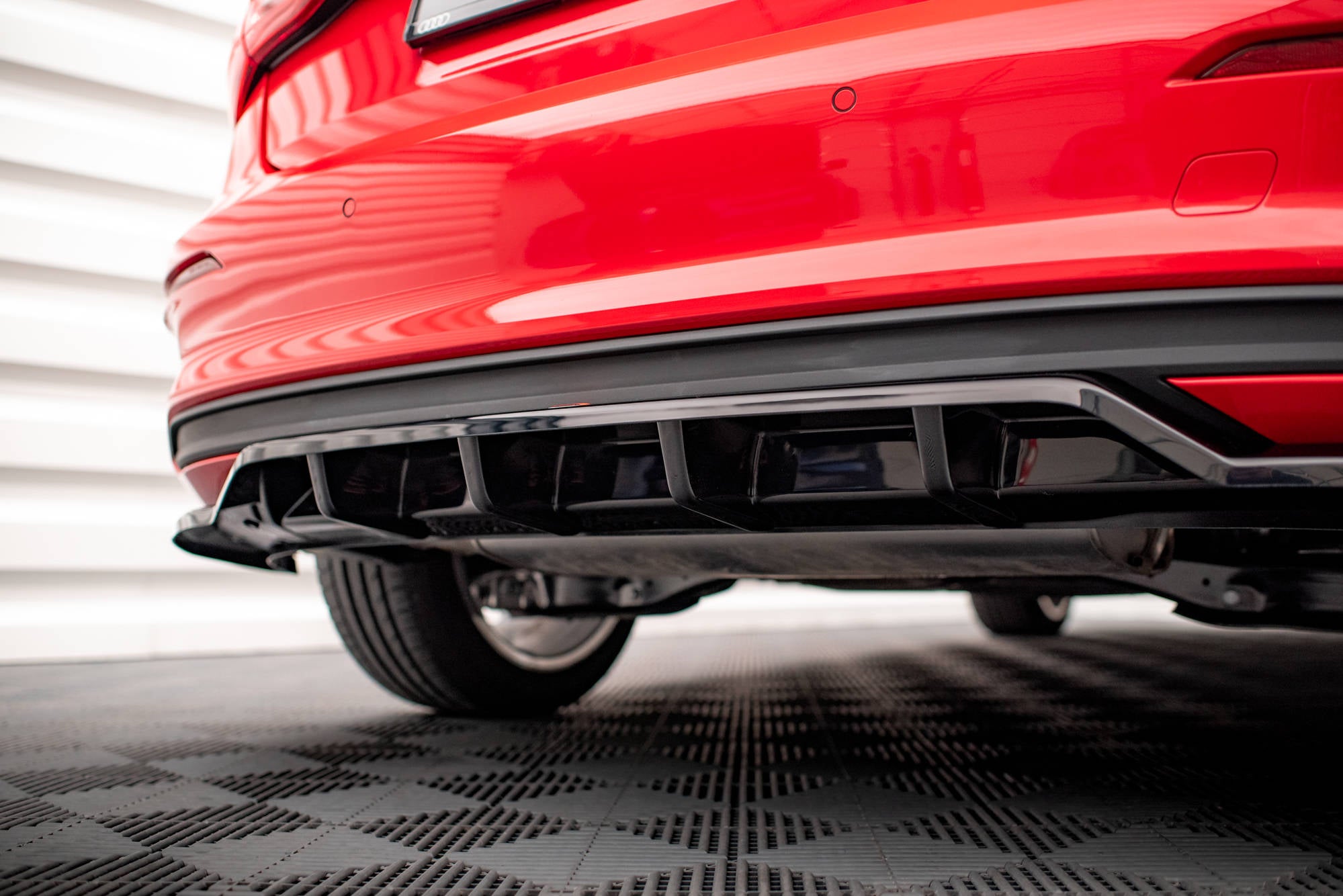 Mittlerer Cup Diffusor DTM Look Heck Ansatz für Audi A3 Sportback 8Y