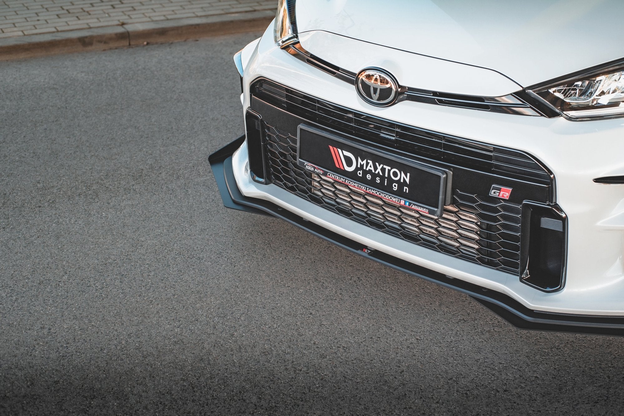 Street Pro Frontlippe für + Flaps für Toyota GR Yaris Mk4