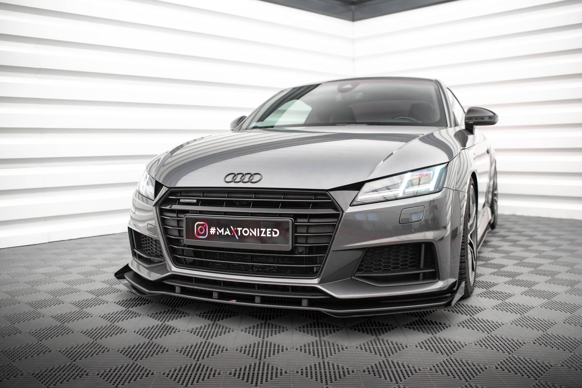 Street Pro Frontlippe + Flaps für Audi TT S / S-Line 8S