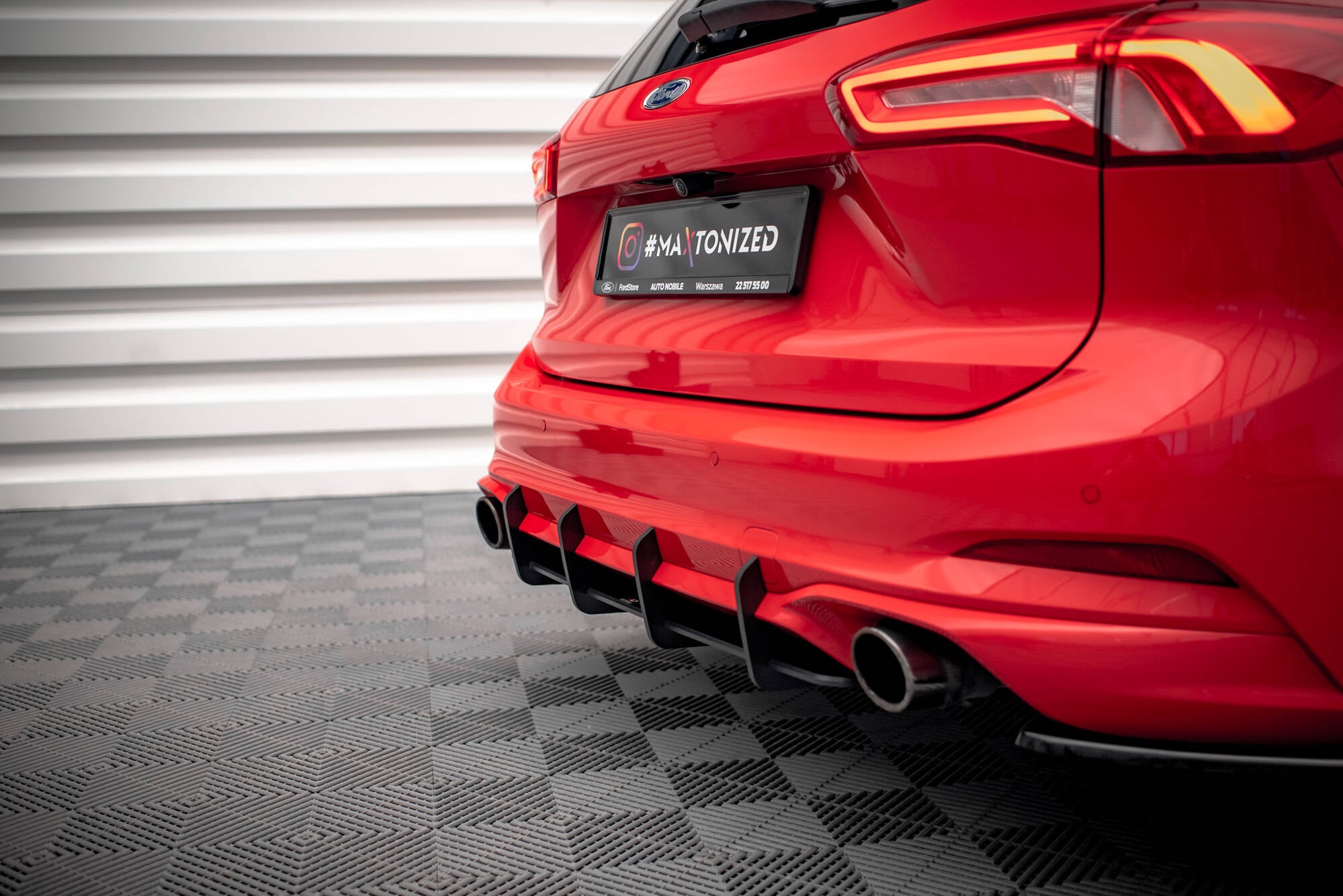Street Pro Diffusor für Ford Focus Kombi ST Mk4