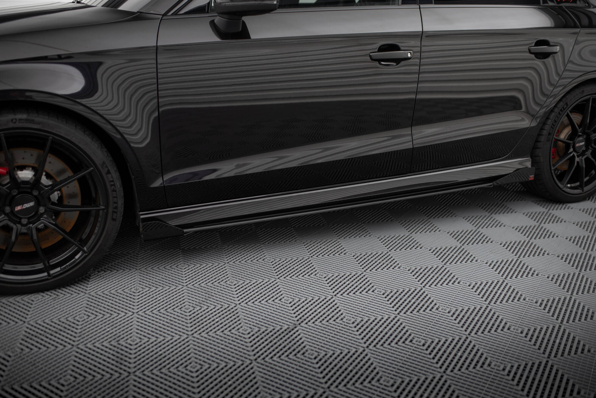 Street Pro Seitenschweller V1 Ansatz für für + Flaps Audi RS3 Limousine 8V Facelift