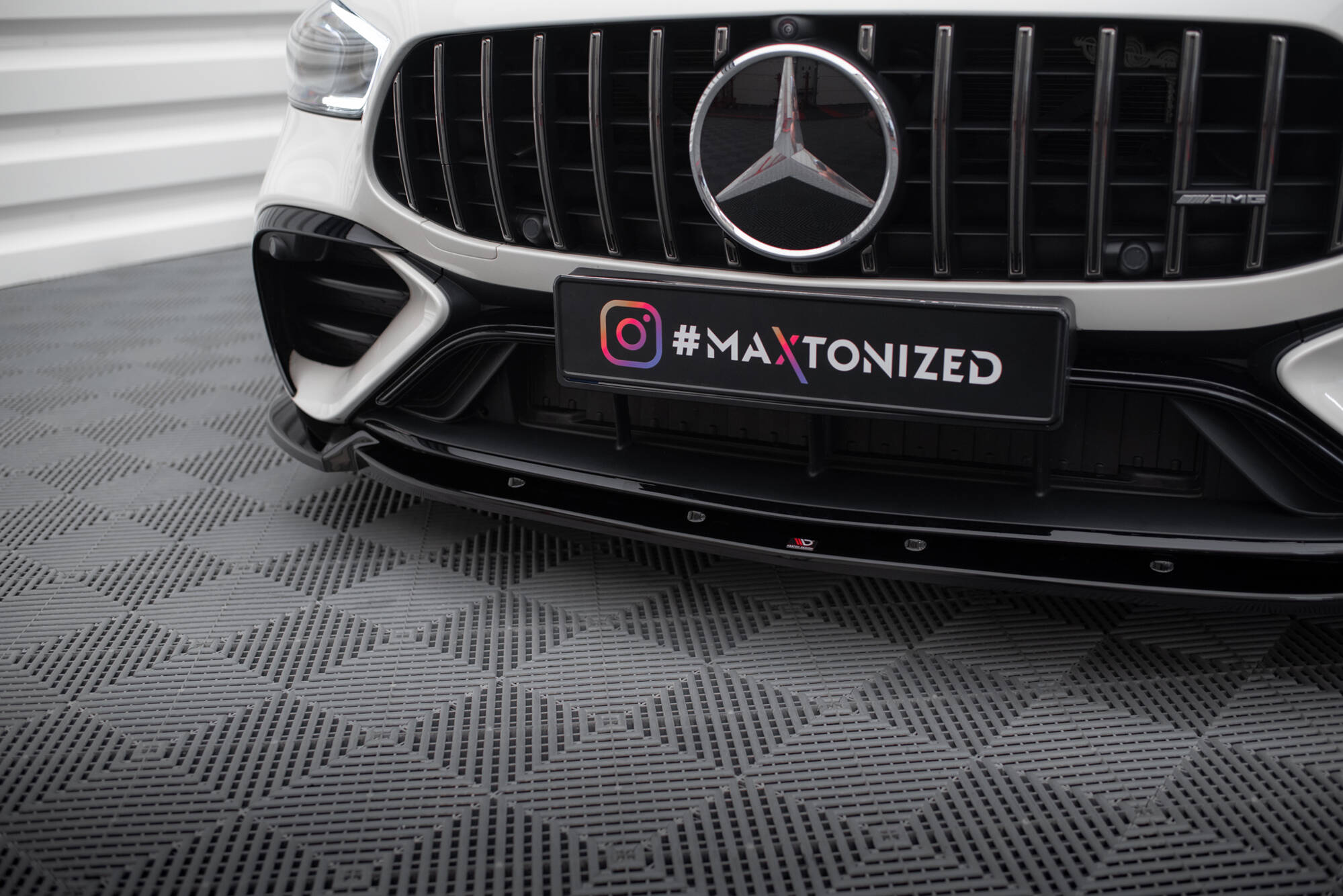 Frontlippe V2 für Mercedes-AMG GT 43 4 Door Coupe Styling Package