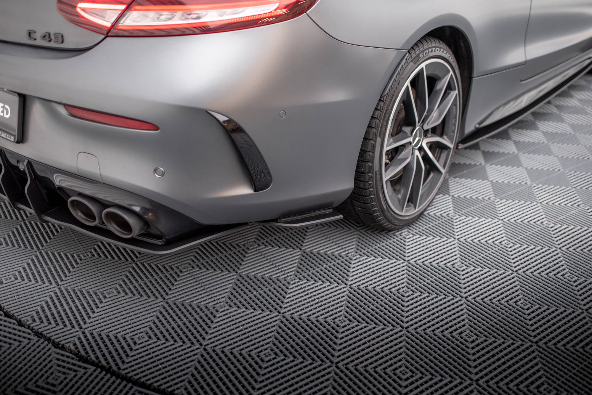 Street Pro Heck Ansatz Flaps Diffusor für Mercedes-AMG C43 Coupe / Cabrio C205 Facelift / A205 Facelift