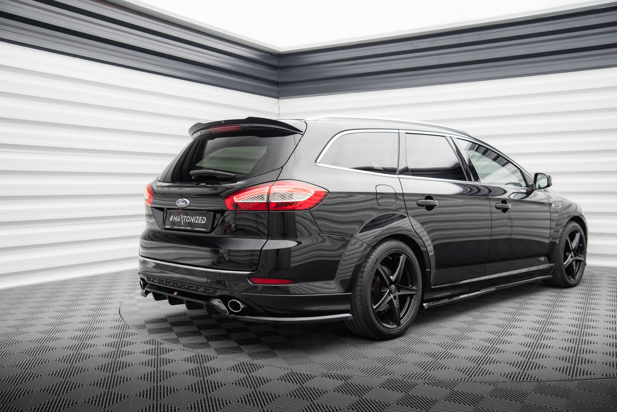 Mittlerer Cup Diffusor DTM Look Heck Ansatz für Ford Mondeo ST-Line Kombi Mk4 Facelift