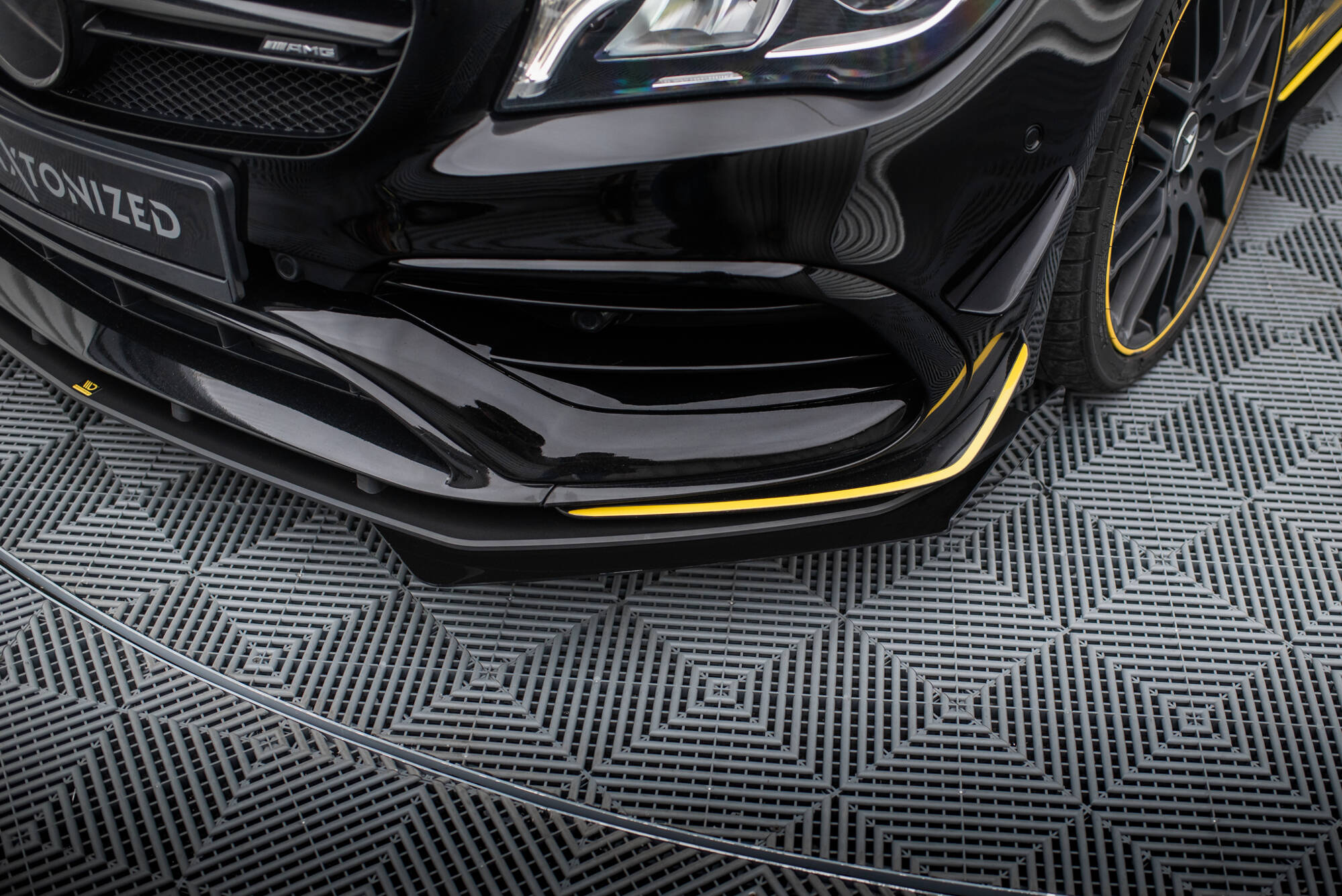 Street Pro Frontlippe für +Flaps für + Flaps Mercedes-AMG CLA 45 Aero C117 Facelift