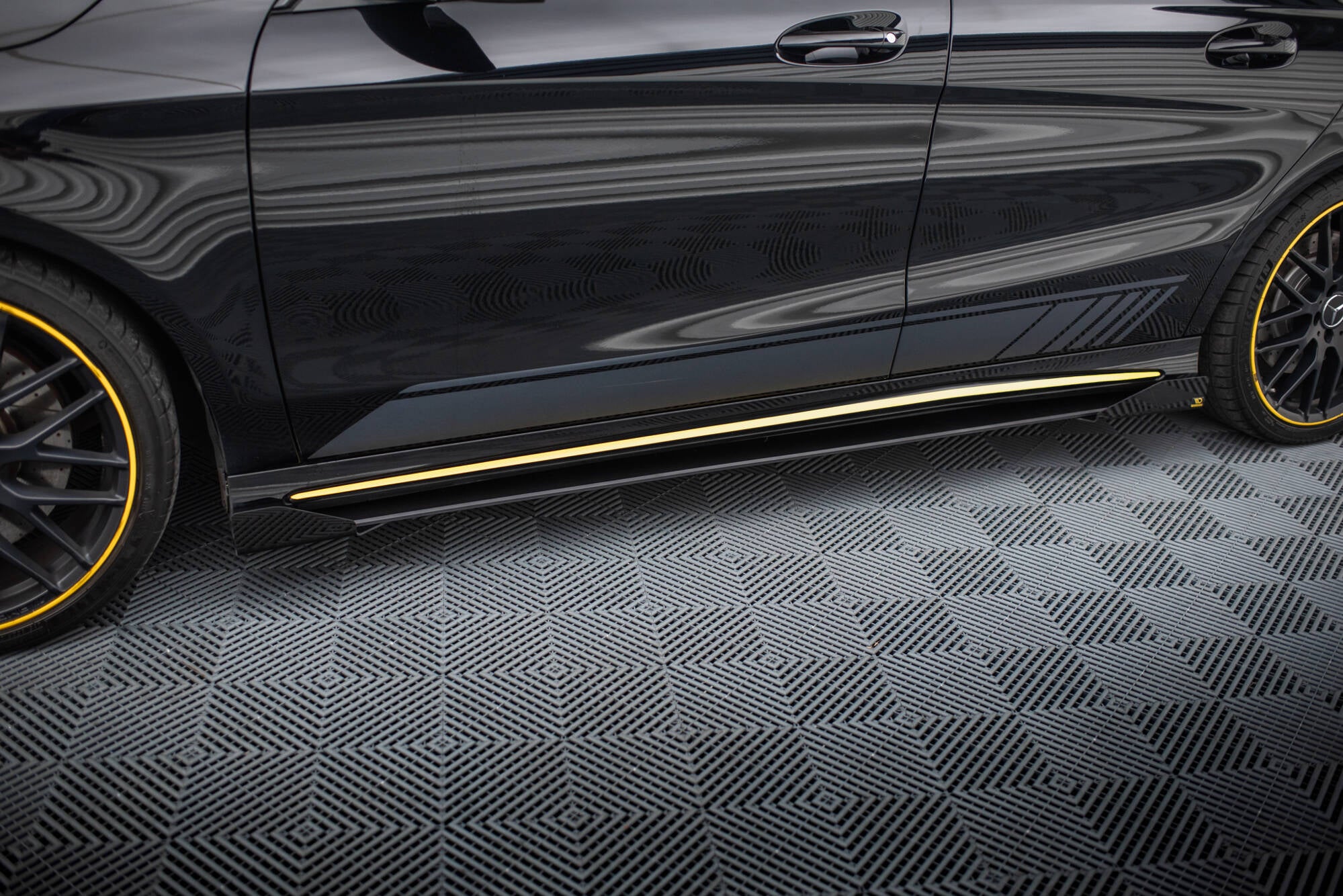 Street Pro Seitenschweller Ansatz für + Flaps Mercedes-AMG CLA 45 C117 Facelift