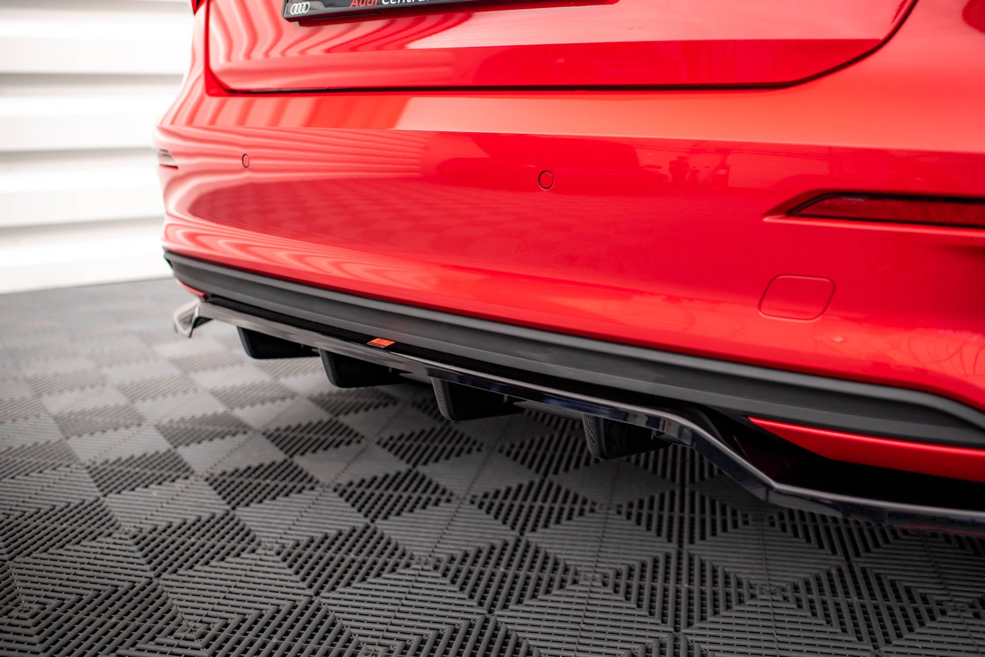 Mittlerer Cup Diffusor DTM Look Heck Ansatz für Audi A3 Sportback 8Y