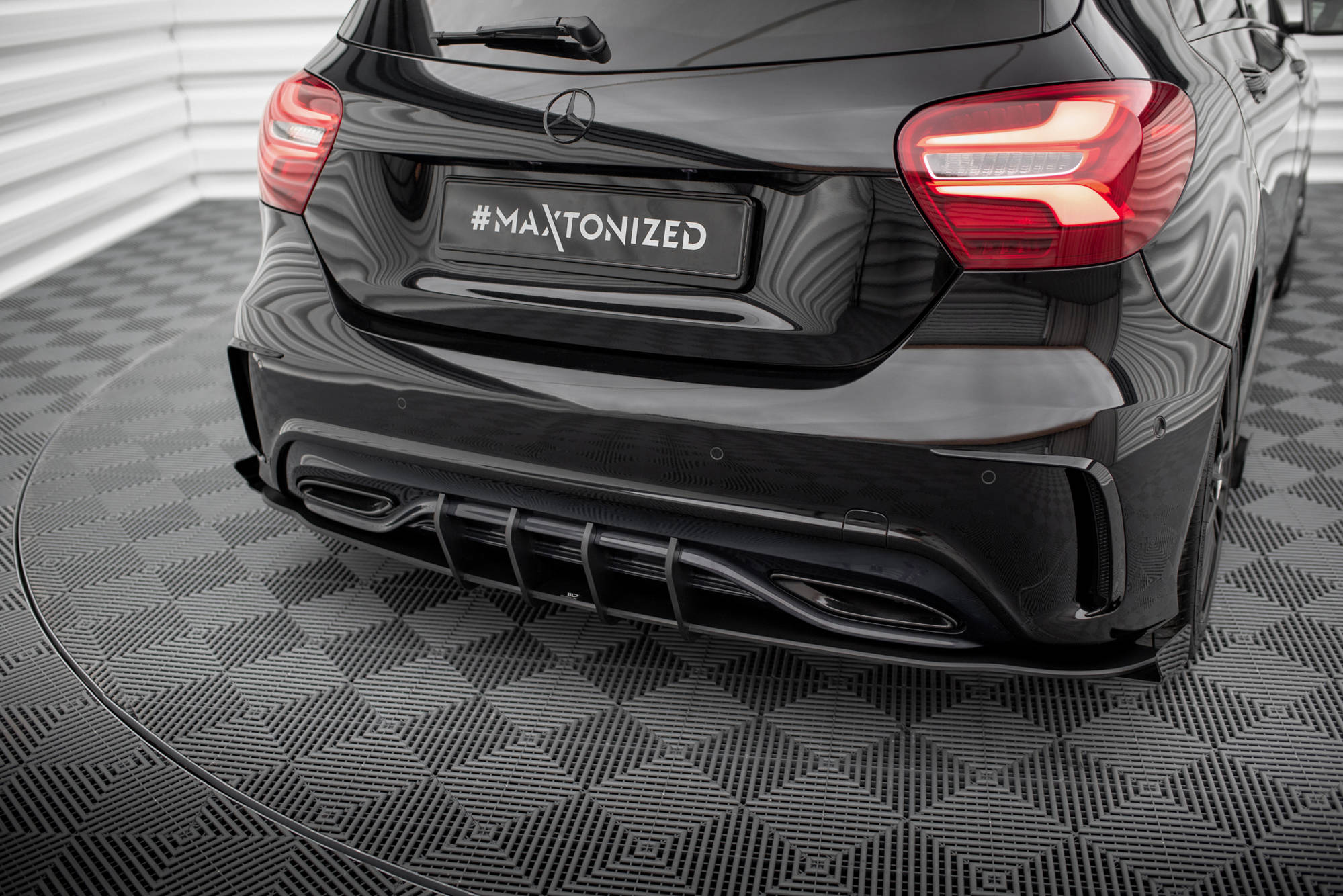 Street Pro Heck Ansatz Flaps Diffusor + Flaps für Mercedes-Benz A AMG-Line W176 Facelift