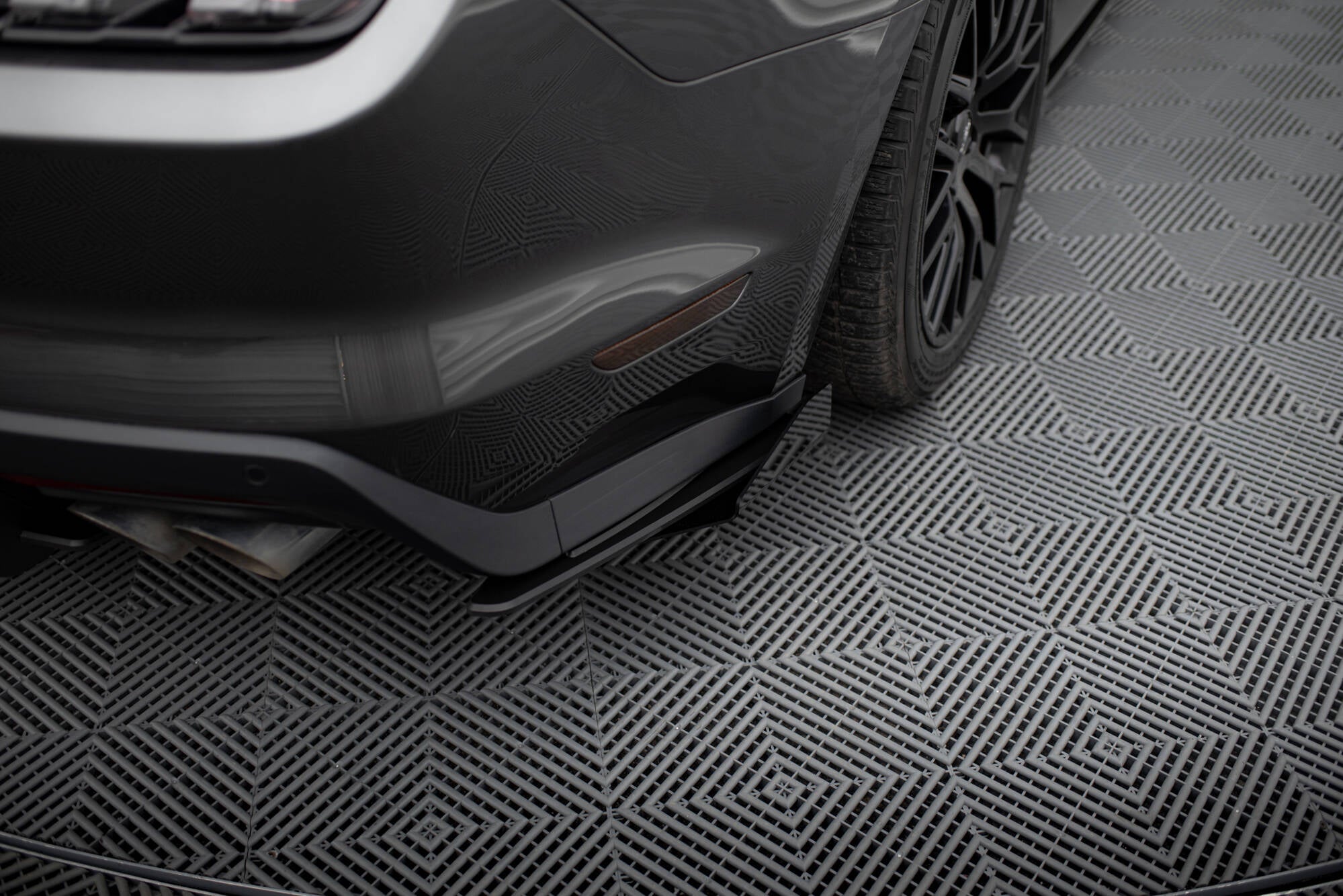 Street Pro Heck Ansatz Flaps Diffusor +Flaps für Ford Mustang GT Mk6