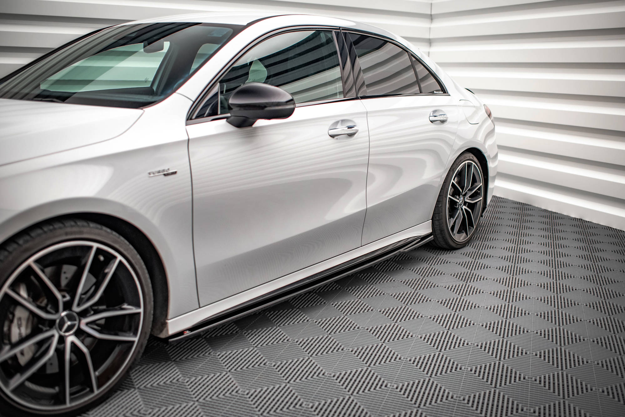 Seitenschweller V2 Ansatz für Mercedes A35 AMG / AMG-Line W177