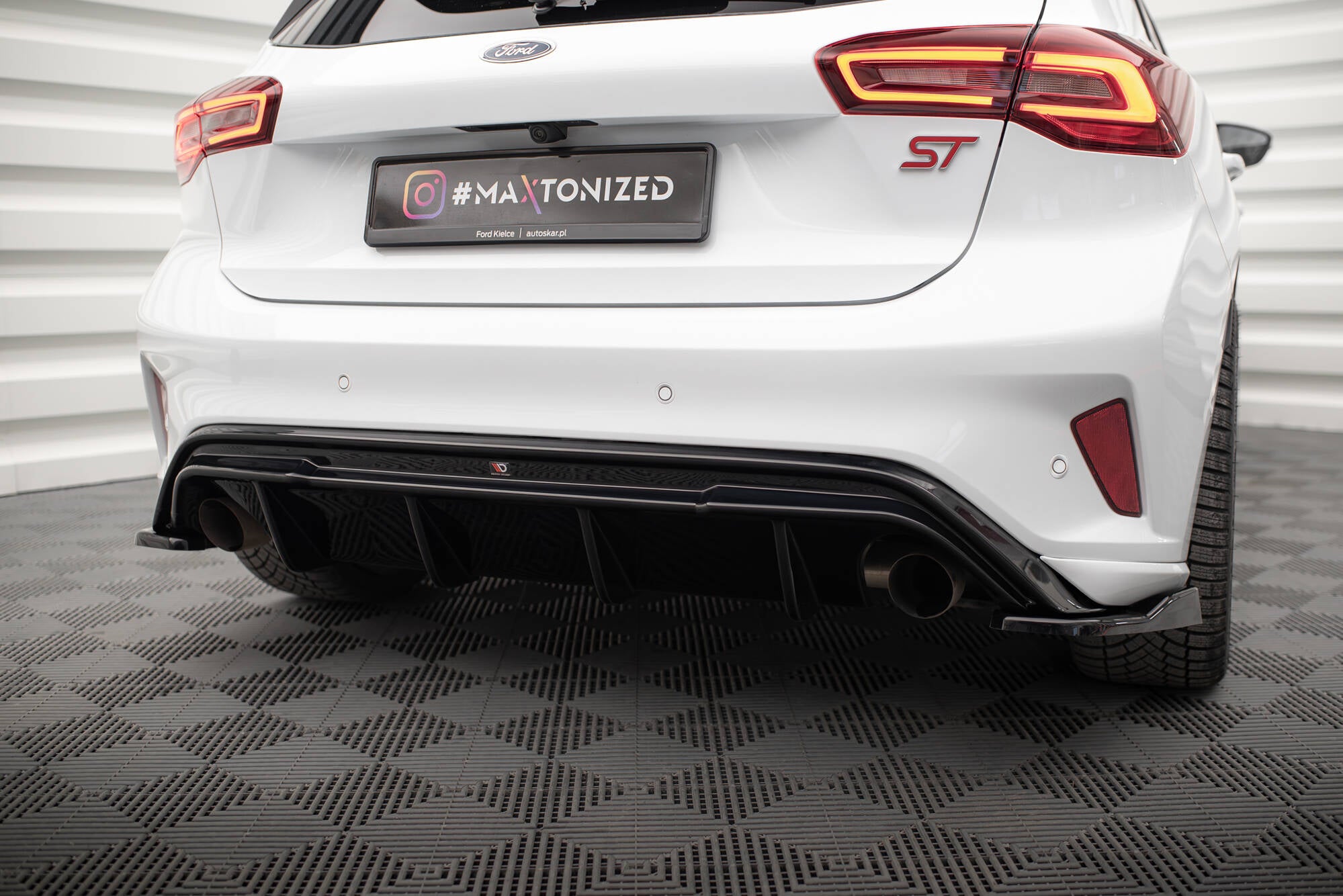 Diffusor V3 Heck Ansatz für Ford Focus Hatchback ST Mk4