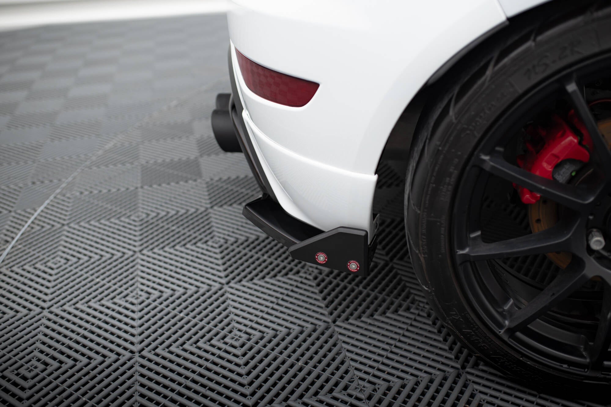 Heck Ansatz Flaps Diffusor V3 + Flaps für Ford Fiesta ST Mk7 Facelift