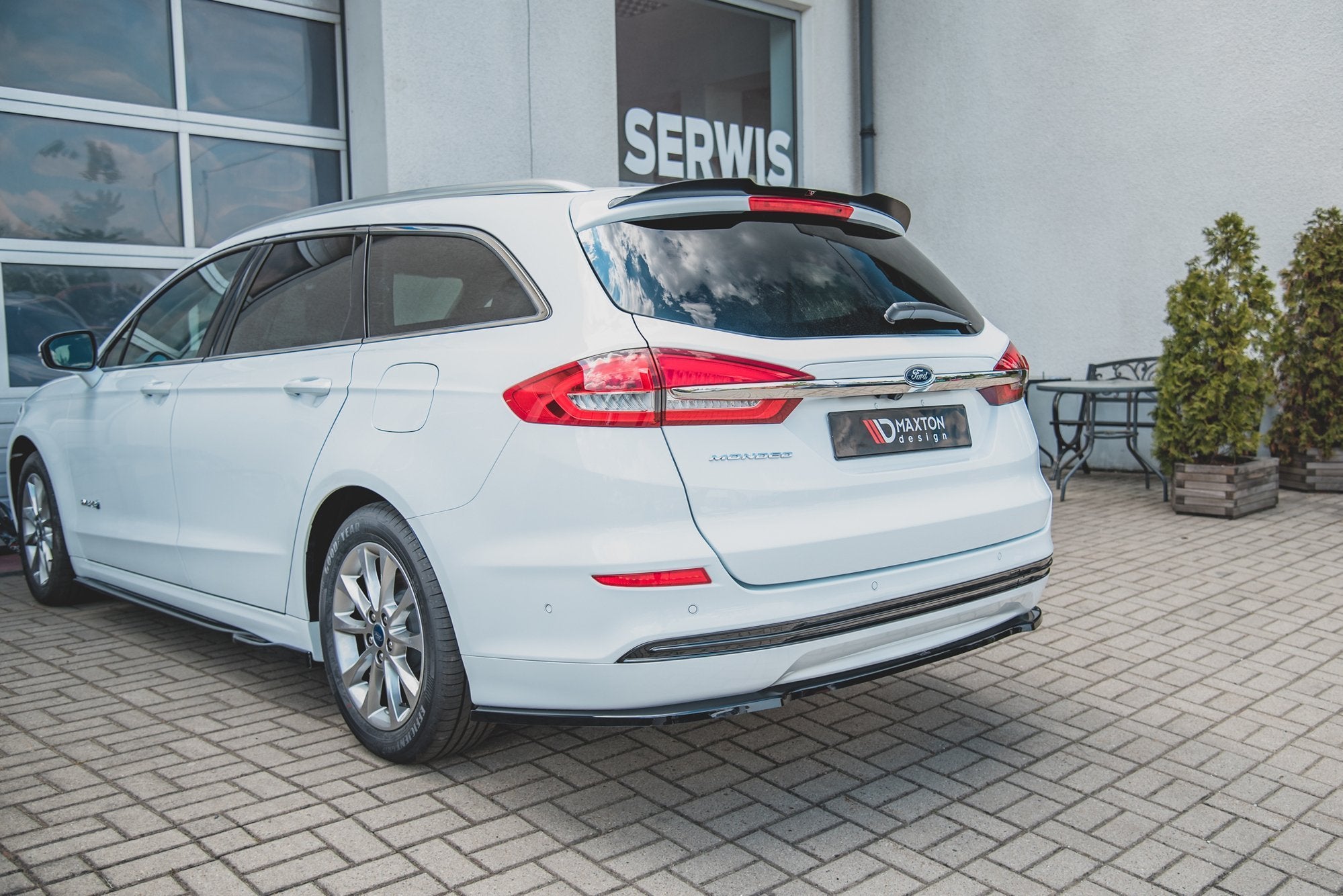 Diffusor für Ford Mondeo Kombi Platinium Mk5 Facelift