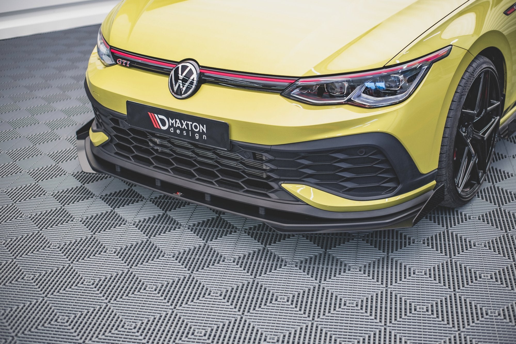 Street Pro Frontlippe für + Flaps für VW Golf GTI Clubsport Mk8