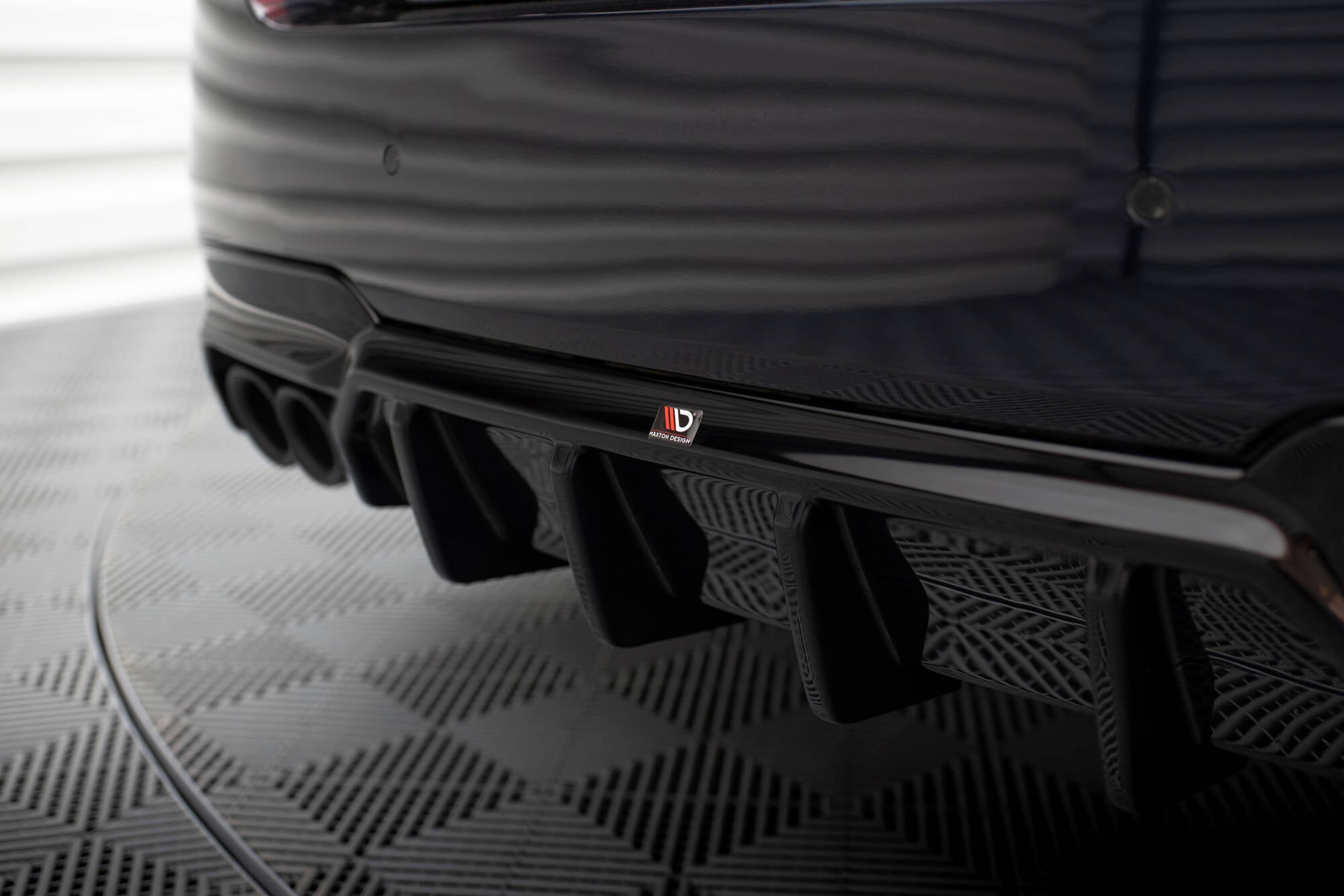 Diffusor V2 Heck Ansatz für BMW 5er M - Paket F10 / F11 (Doppelauspuff li.)