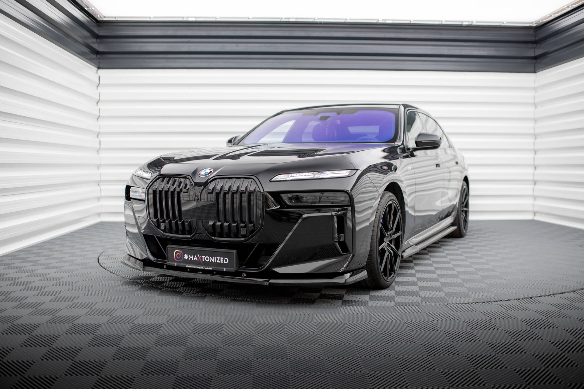 Frontlippe V1 für BMW 7 M - Paket / M760e / i7 M - Paket G70