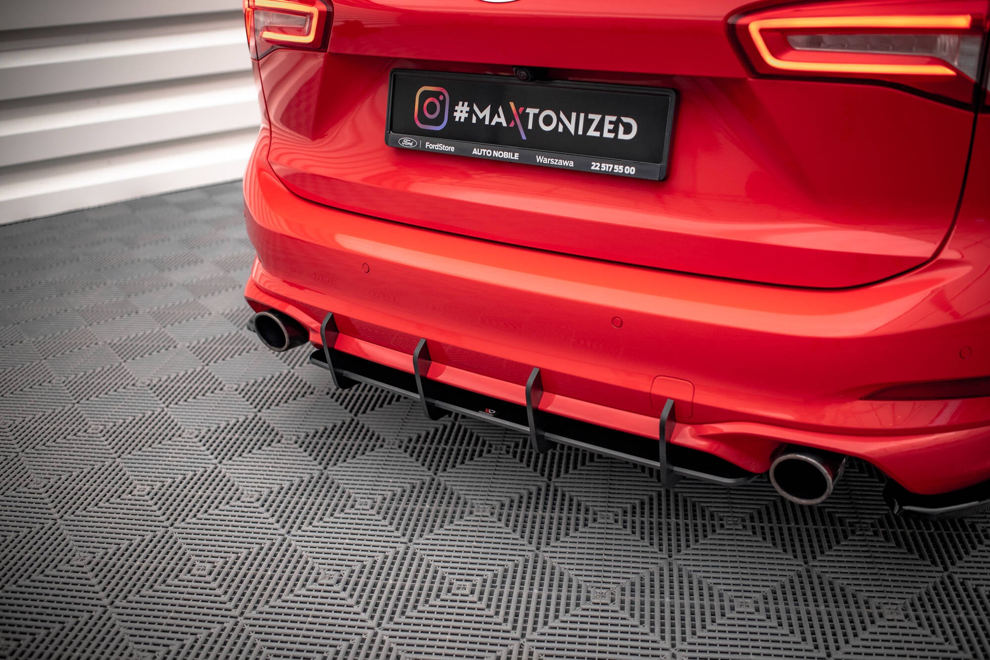 Street Pro Diffusor für Ford Focus Kombi ST Mk4