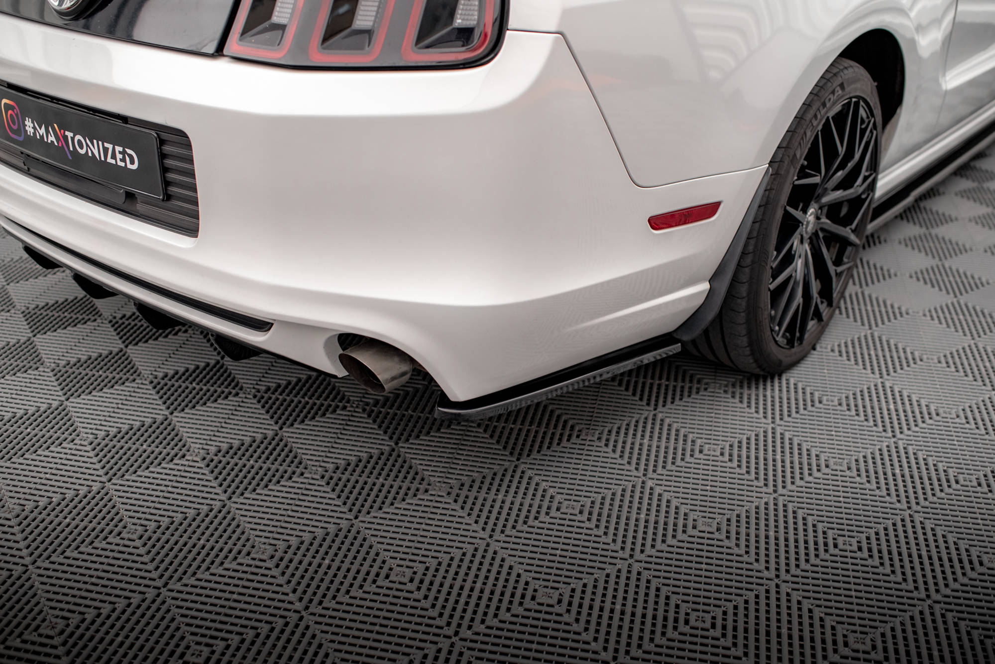 Heck Ansatz Flaps Diffusor für Ford Mustang Mk5 Facelift