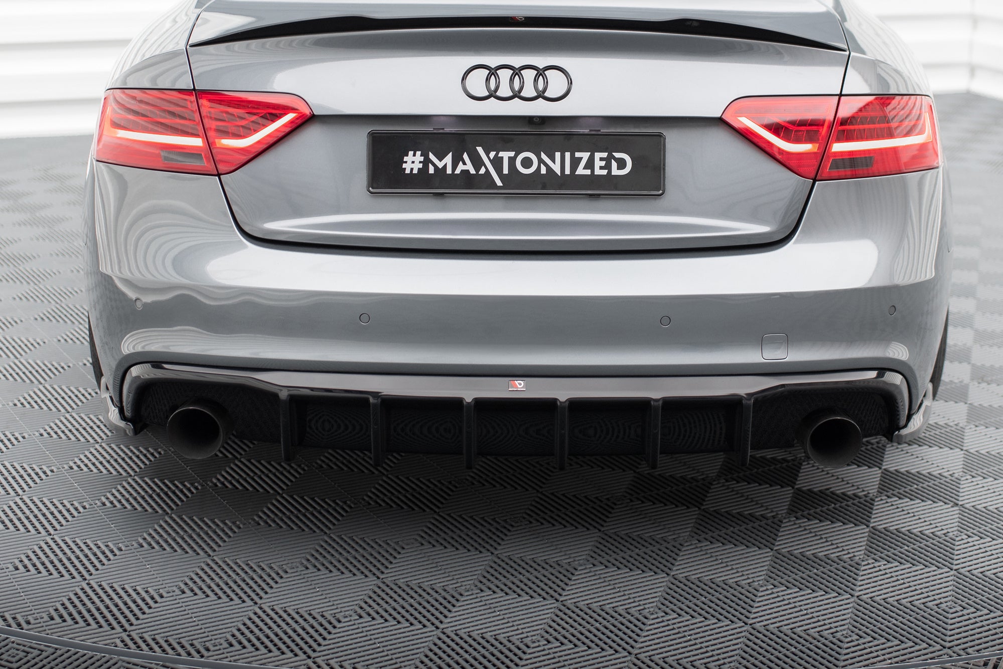 Diffusor Heck Ansatz für Audi A5 S-Line Coupe / Sportback 8T Facelift (Einzelauspuff li. re.)