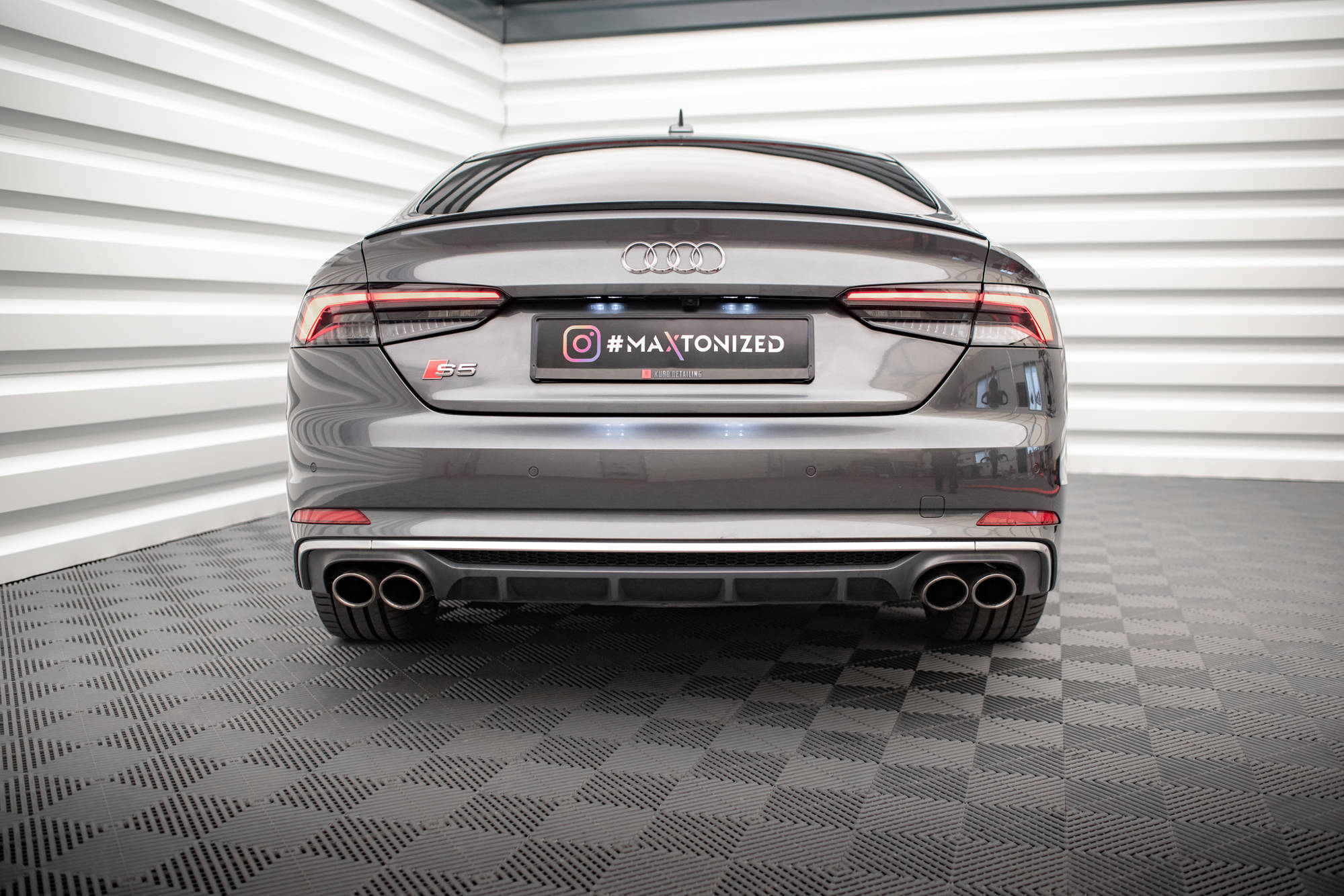 Diffusor Heck Ansatz für Audi S5 F5 Coupe / Sportback