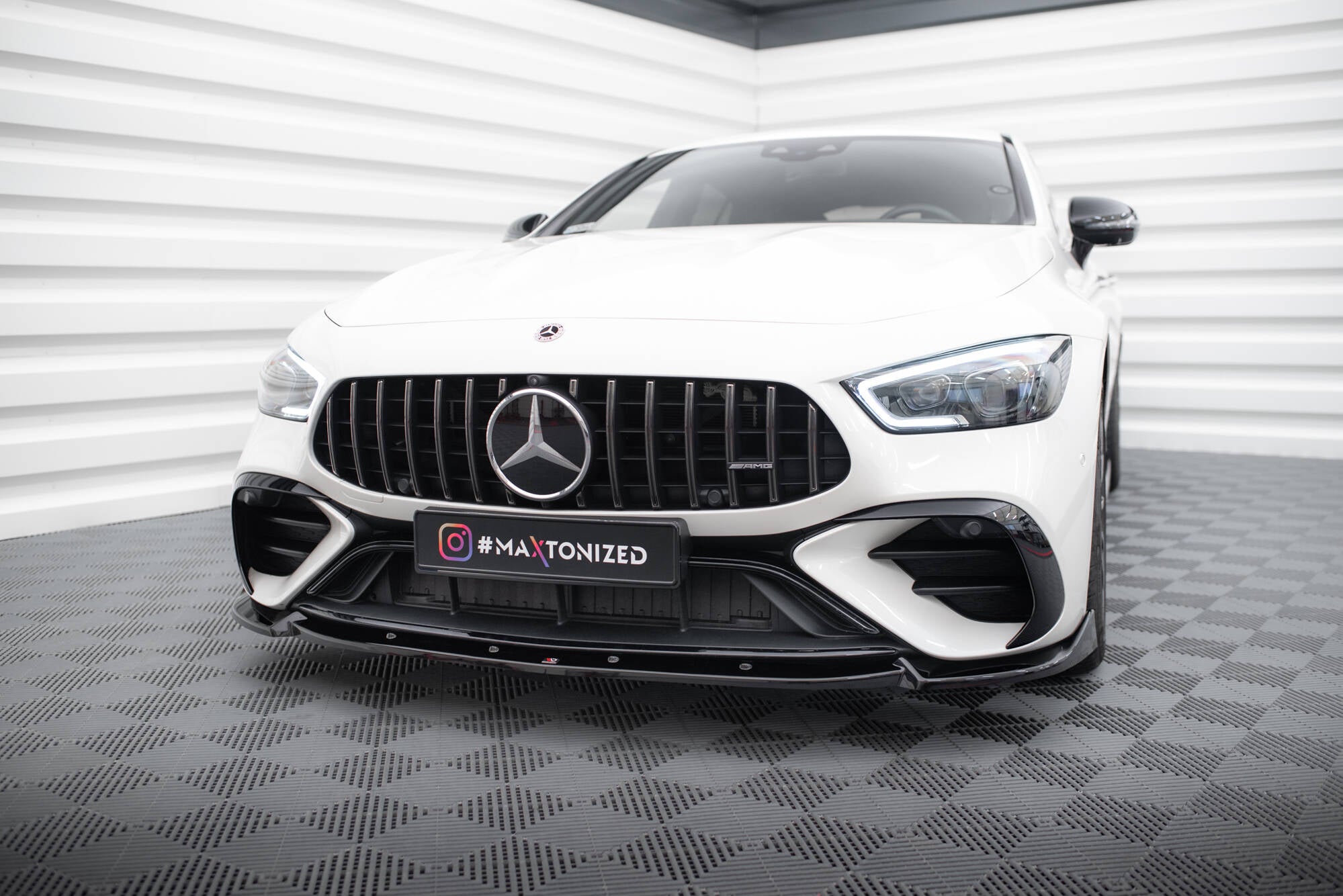 Frontlippe V2 für Mercedes-AMG GT 43 4 Door Coupe Styling Package
