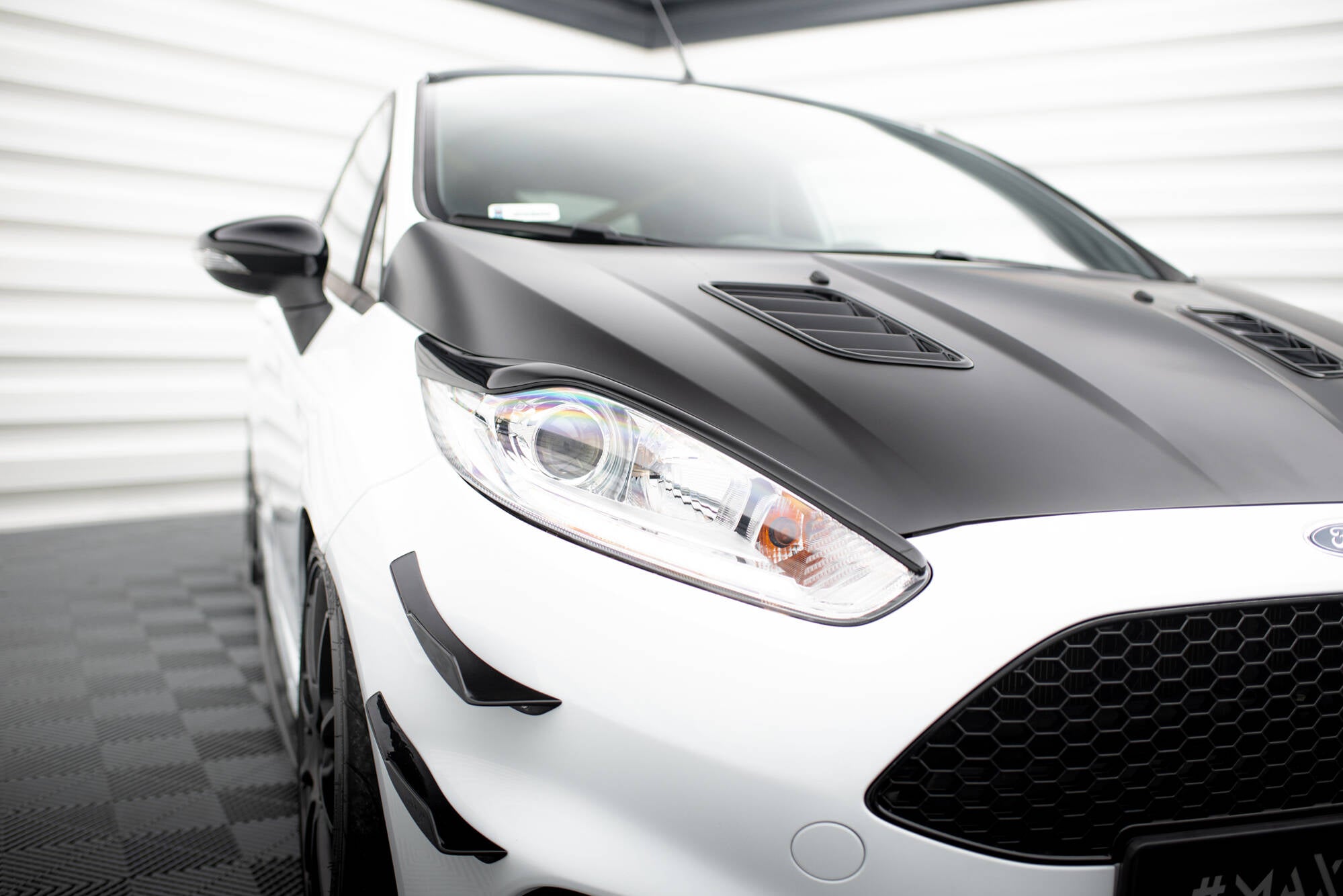 Scheinwerfer Blenden Böser Blick V.2 für Ford Fiesta ST / ST-Line / Standard Mk7 FL