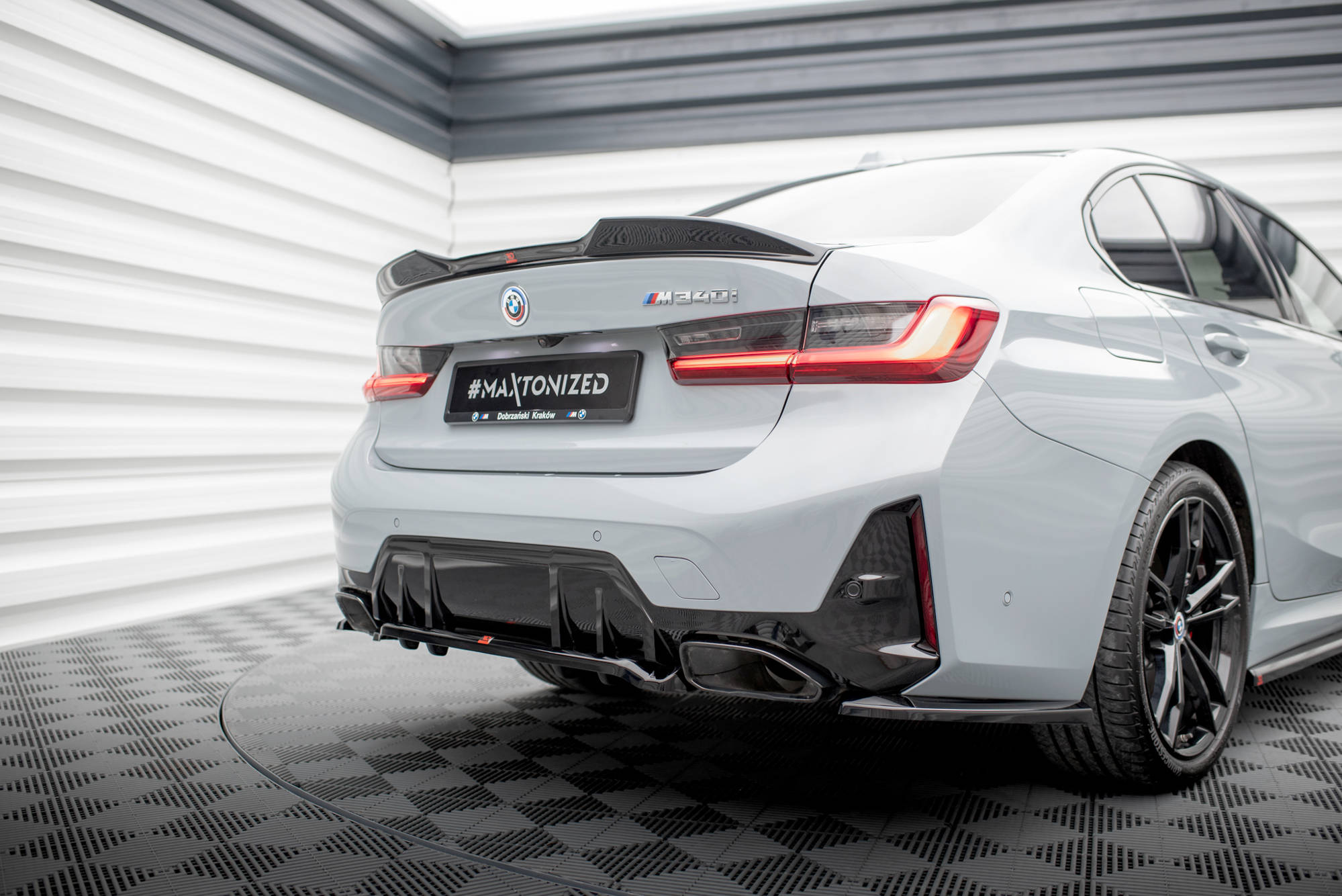 Mittlerer Cup Diffusor V1 DTM Look Heck Ansatz für BMW M340i G20 / G21 Facelift