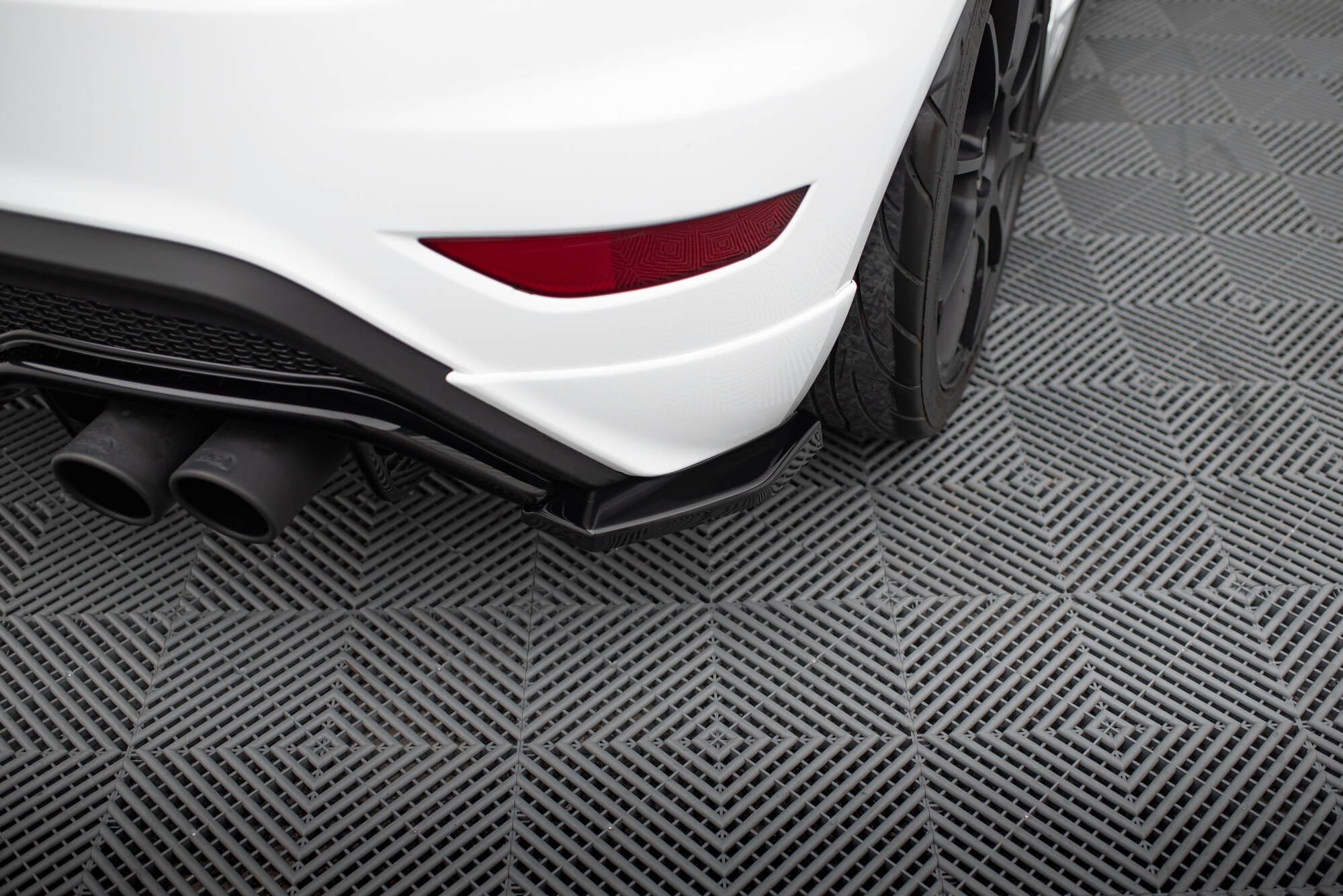 Heck Ansatz Flaps Diffusor V3 für Ford Fiesta ST Mk7 Facelift