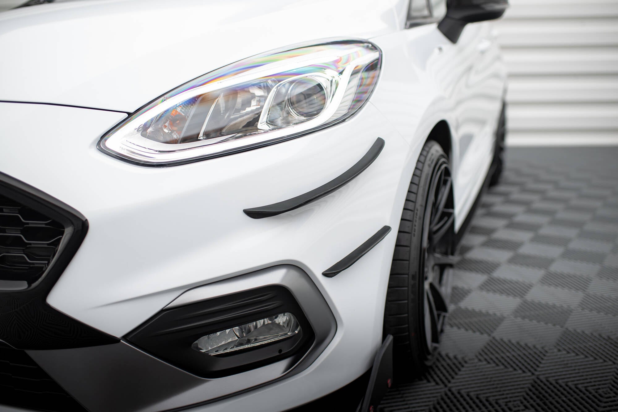 Stoßstangen Flaps V3 Wings vorne Canards für Ford Fiesta Mk8 ST / ST-Line