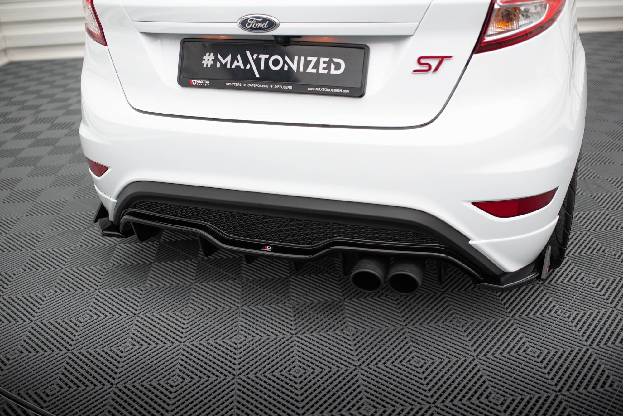 Heck Ansatz Flaps Diffusor V3 + Flaps für Ford Fiesta ST Mk7 Facelift