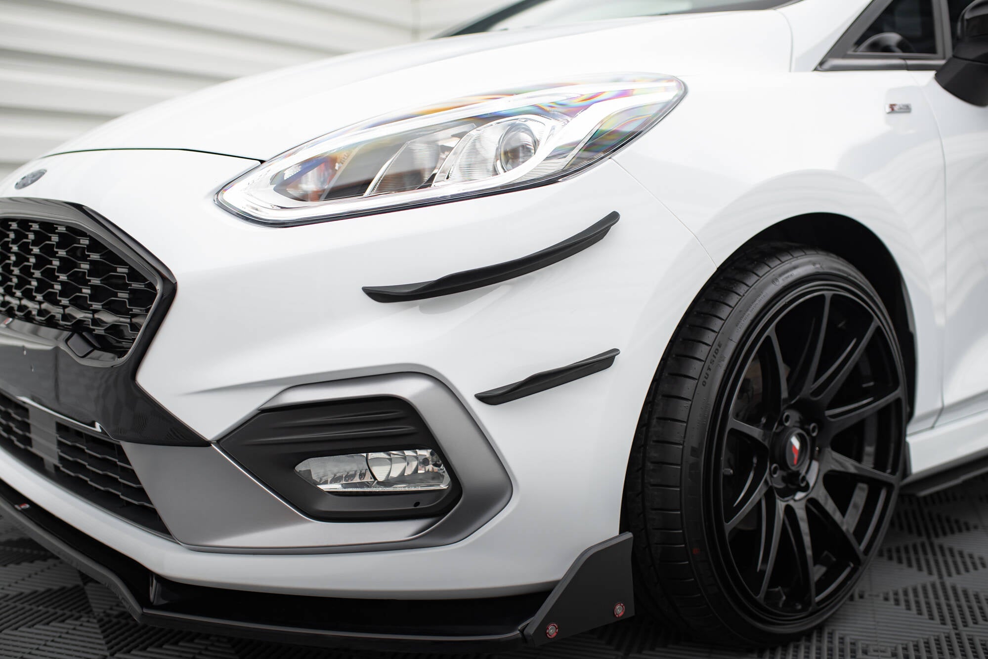 Stoßstangen Flaps V3 Wings vorne Canards für Ford Fiesta Mk8 ST / ST-Line