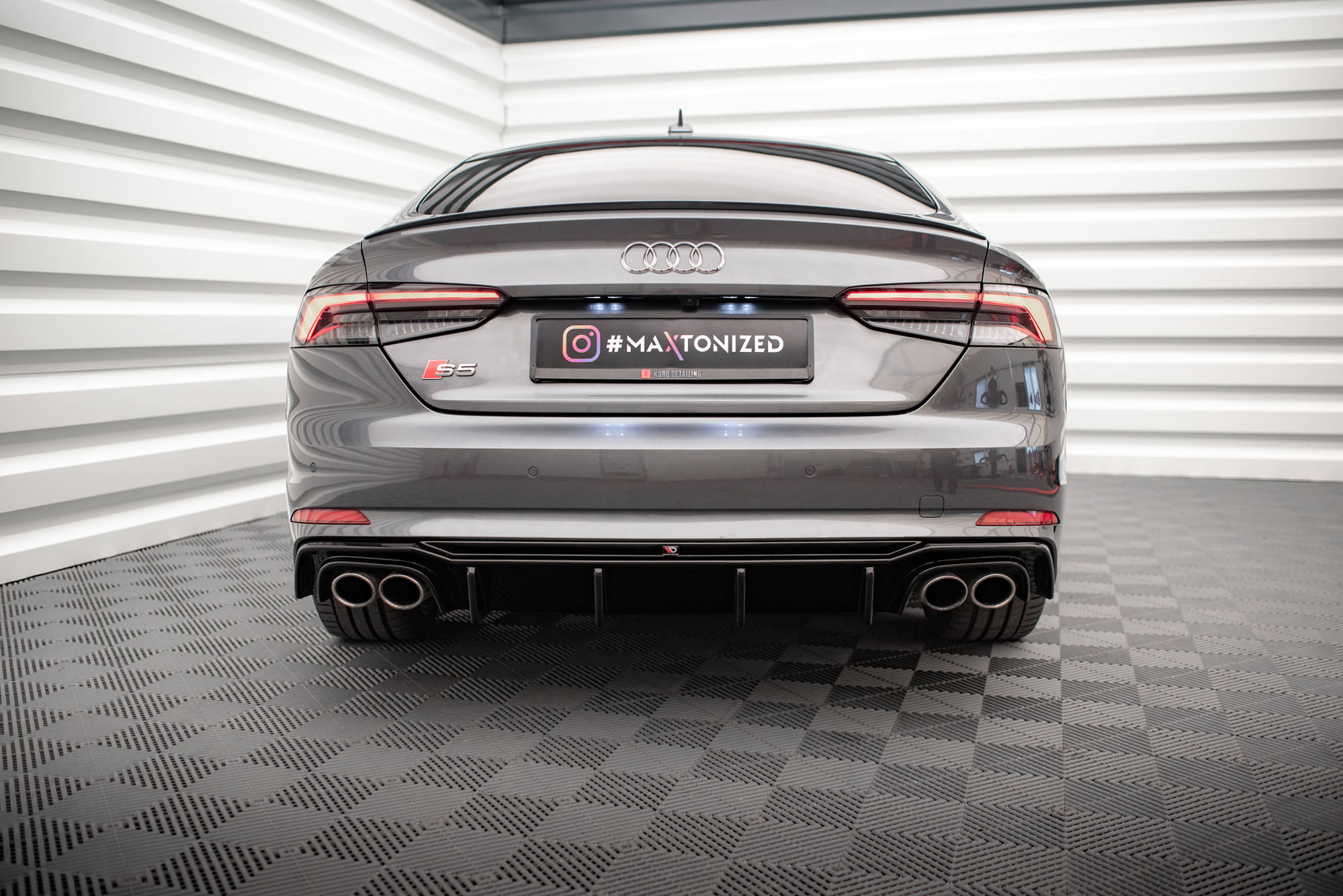 Diffusor Heck Ansatz für Audi S5 F5 Coupe / Sportback
