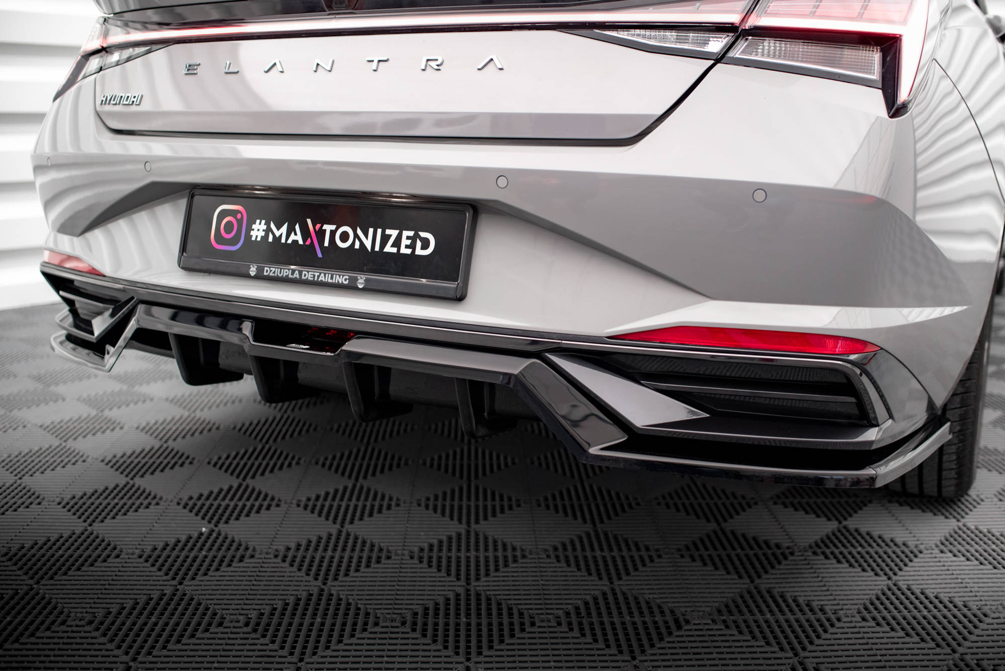 Mittlerer Cup Diffusor DTM Look Heck Ansatz für Hyundai Elantra Mk7