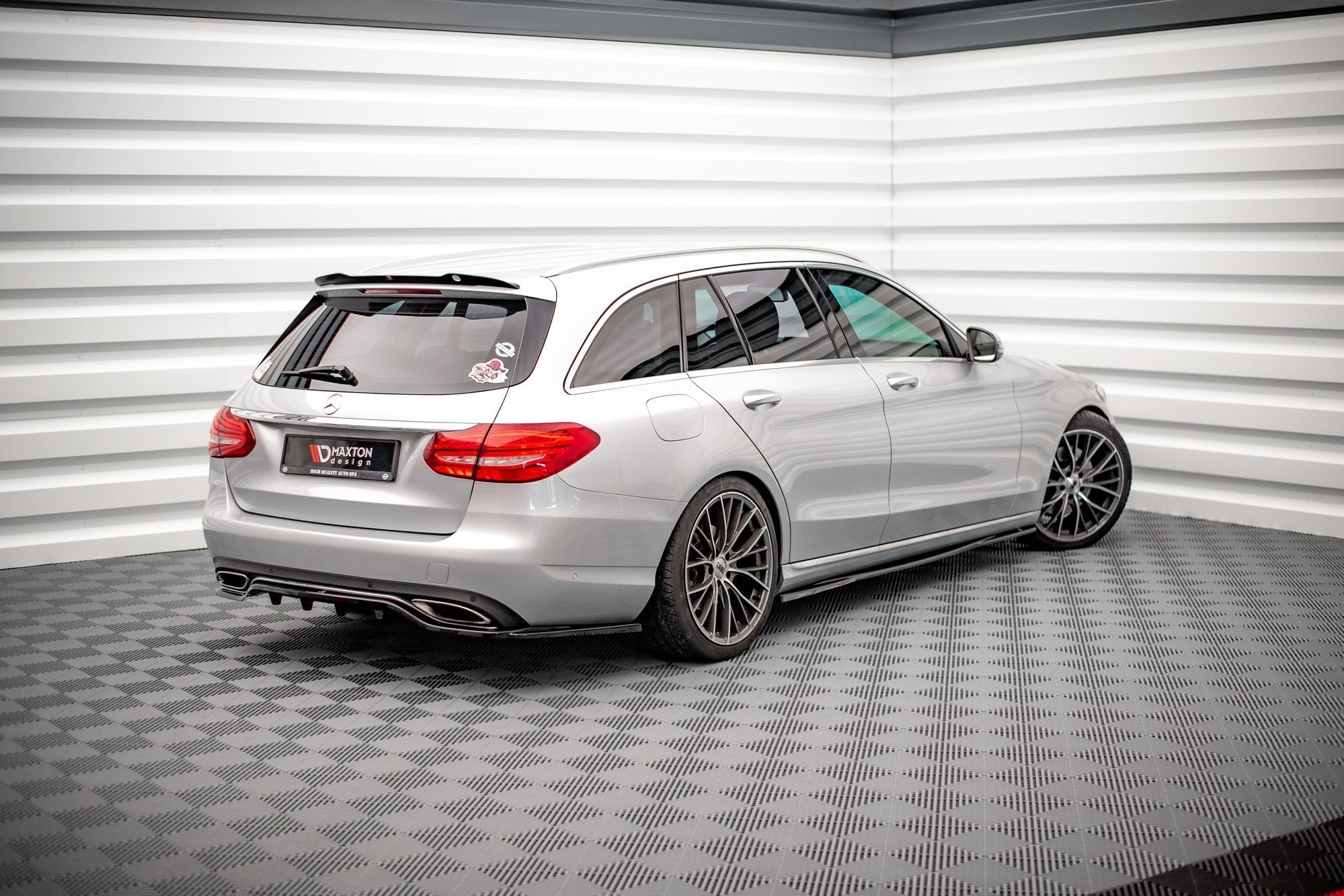 Mittlerer Cup Diffusor DTM Look Heck Ansatz für Mercedes-Benz C W205