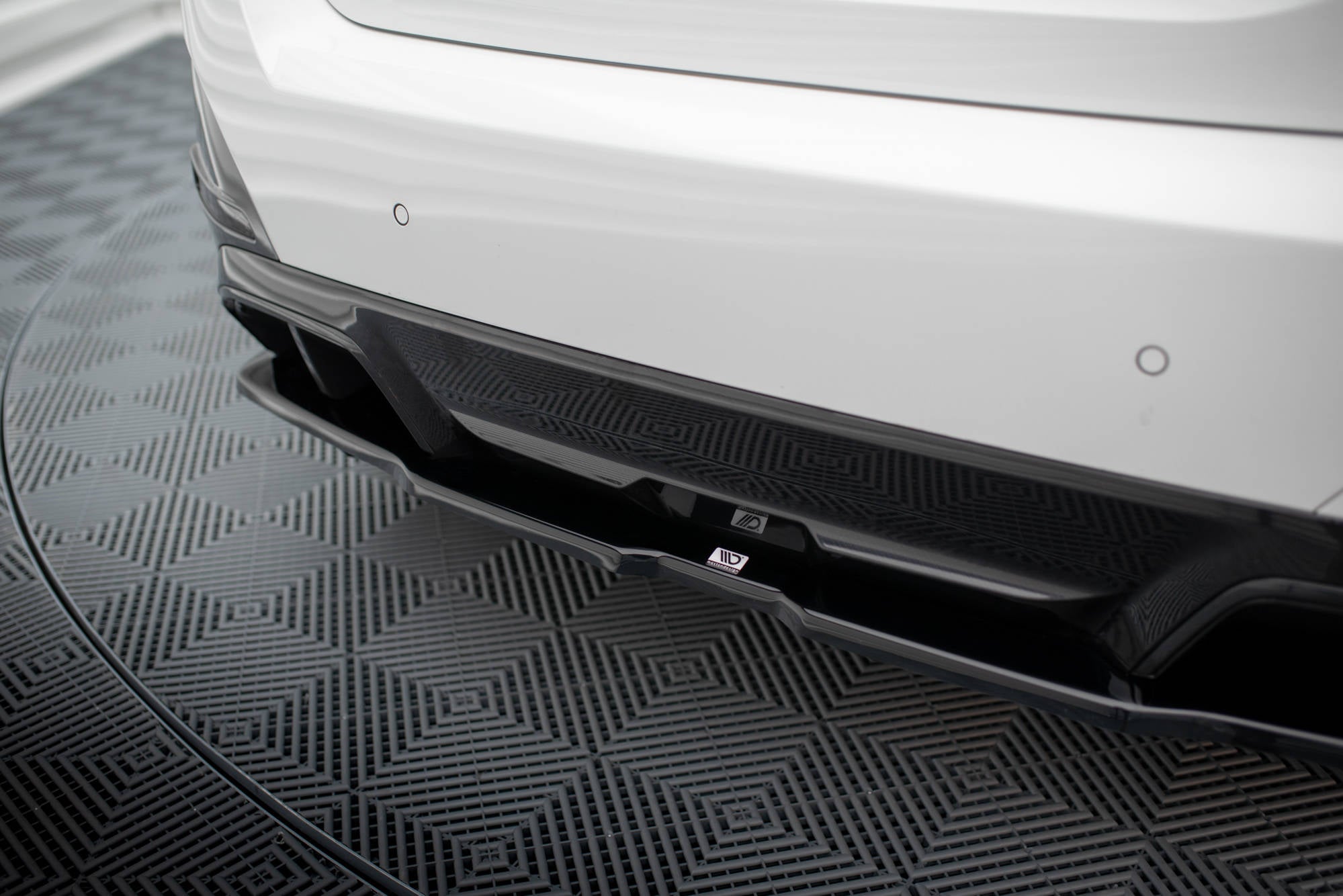 Mittlerer Cup Diffusor V2 DTM Look Heck Ansatz für BMW i4 M - Paket G26