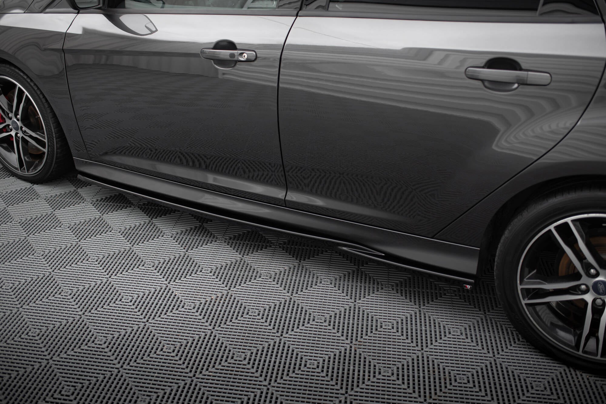 Seitenschweller V2 Ansatz für Ford Focus ST Mk3