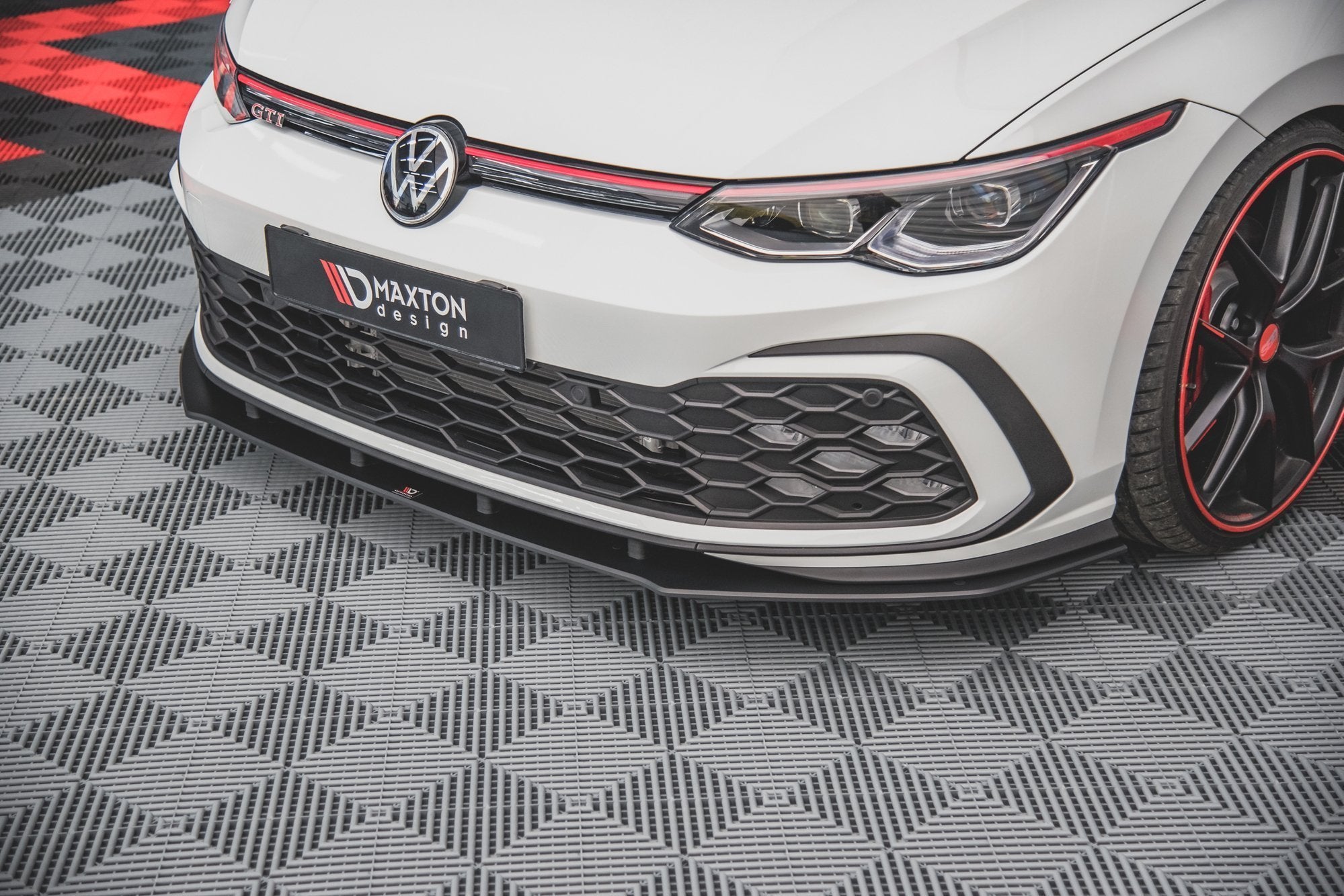 Street Pro Frontlippe für VW Golf GTI / GTE / GTD / R-Line Mk8