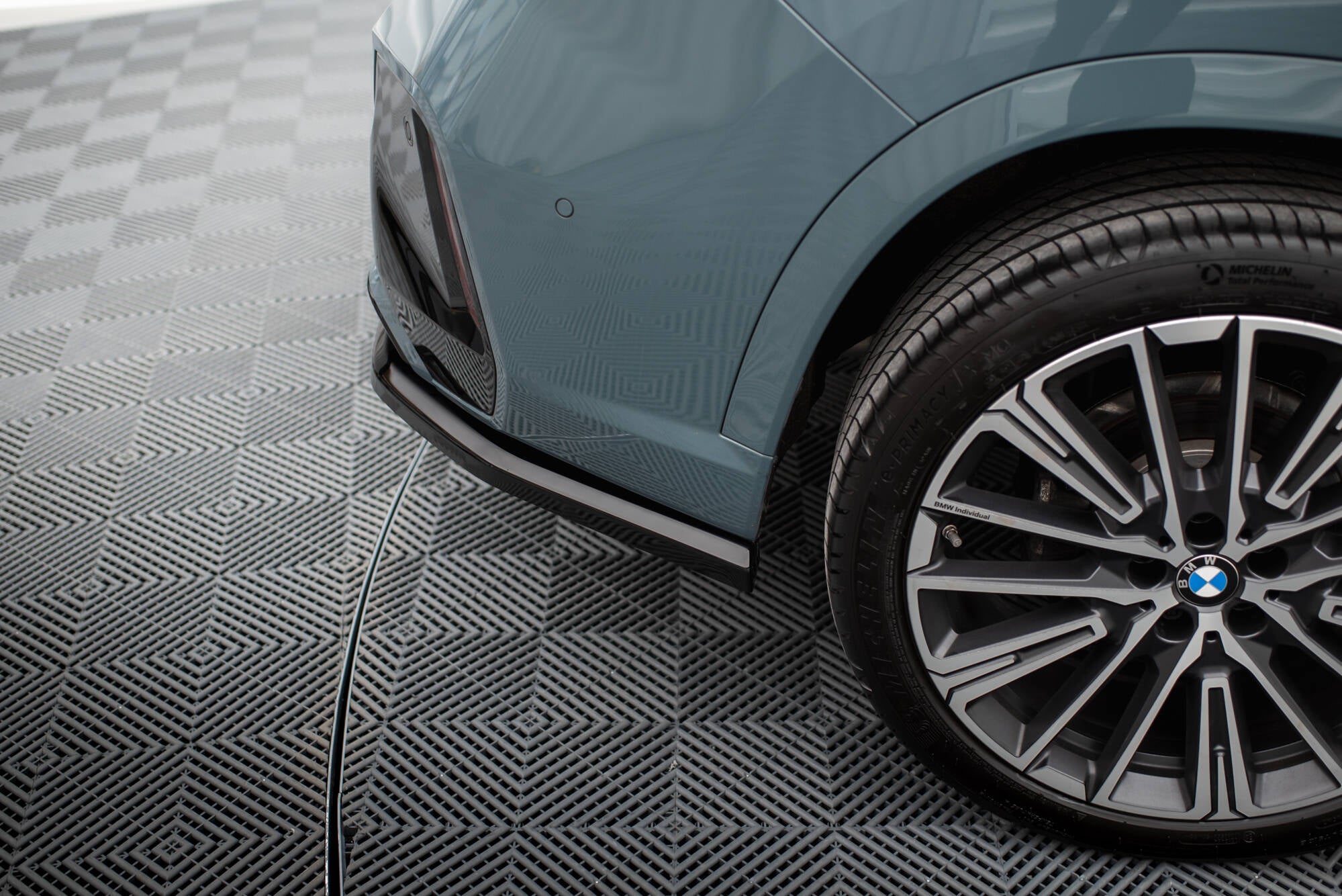 Mittlerer Cup Diffusor DTM Look Heck Ansatz für BMW X1 M-Paket U11