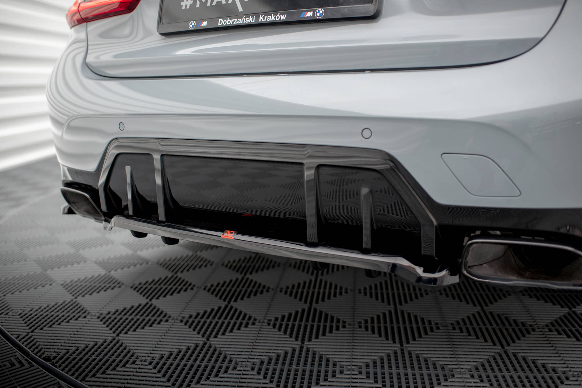 Mittlerer Cup Diffusor V1 DTM Look Heck Ansatz für BMW M340i G20 / G21 Facelift