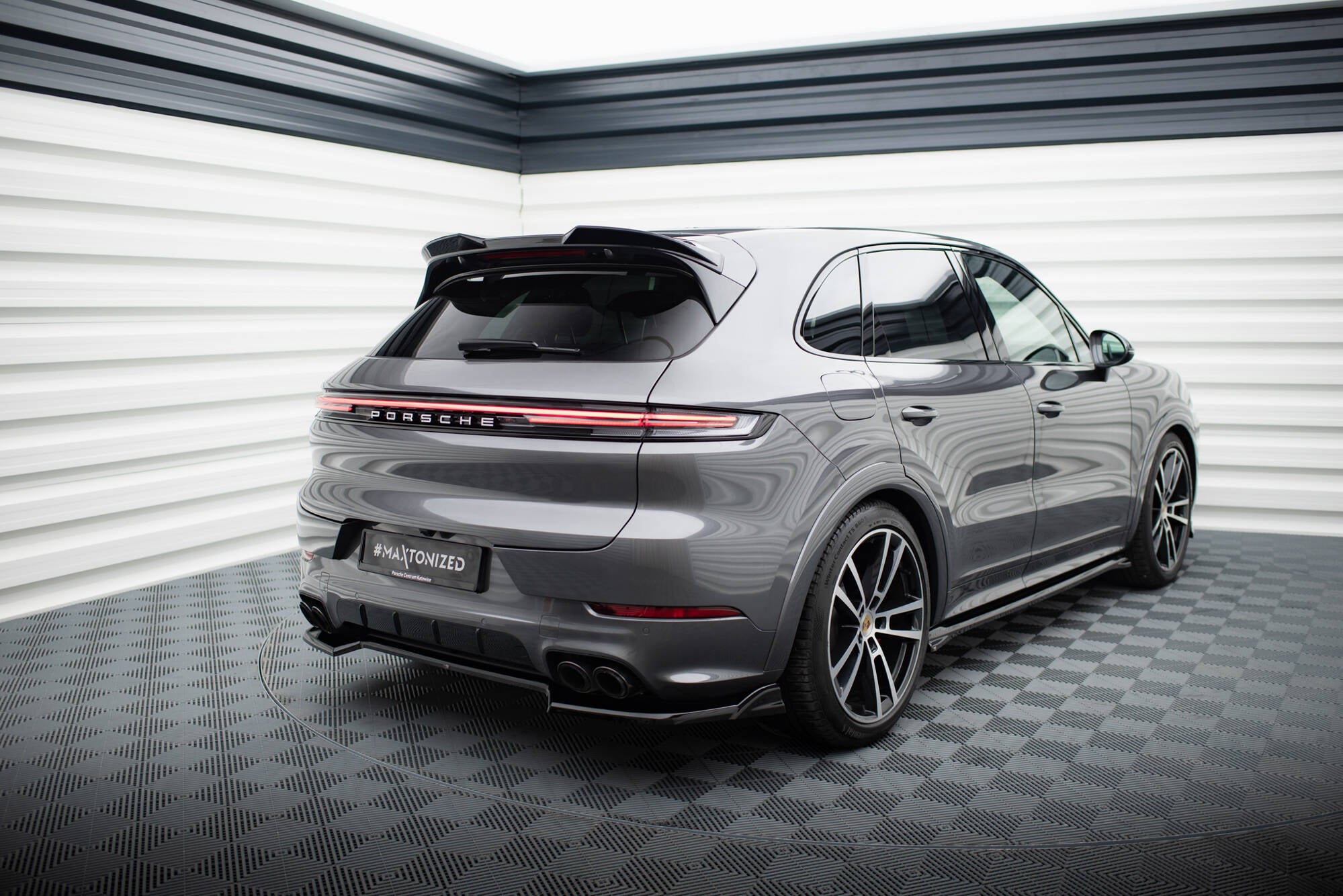 Diffusor für Porsche Cayenne SUV / Coupe Mk3 Facelift