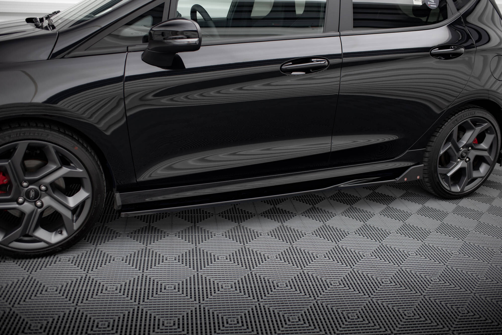 Seitenschweller V2 Ansatz für + Flaps für Ford Fiesta ST / ST-Line