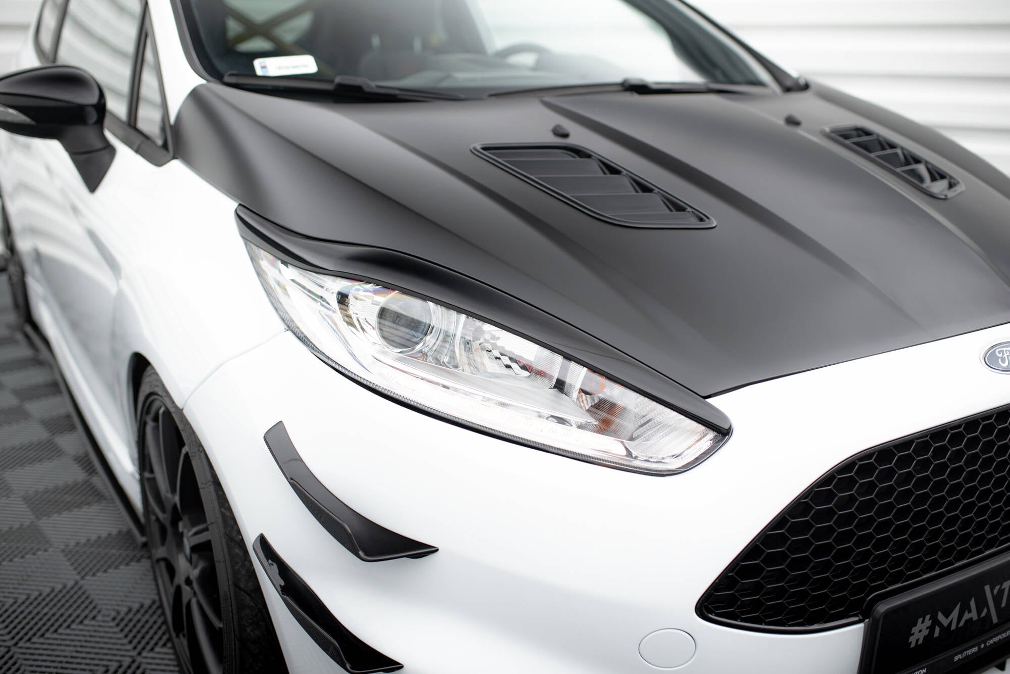 Scheinwerfer Blenden Böser Blick V.1 für Ford Fiesta ST / ST-Line / Standard Mk7 FL