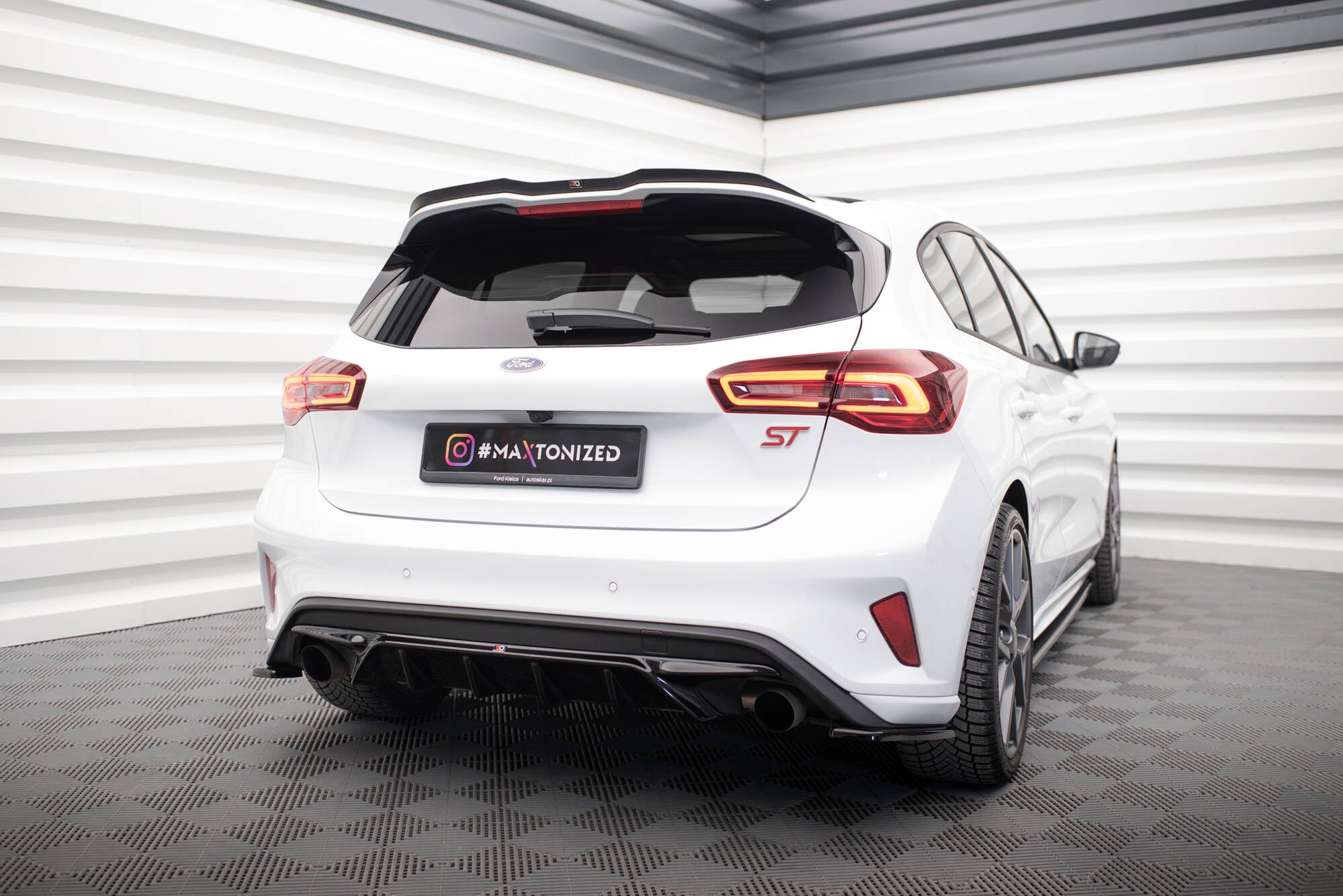 Diffusor V2 Heck Ansatz für Ford Focus Hatchback ST Mk4