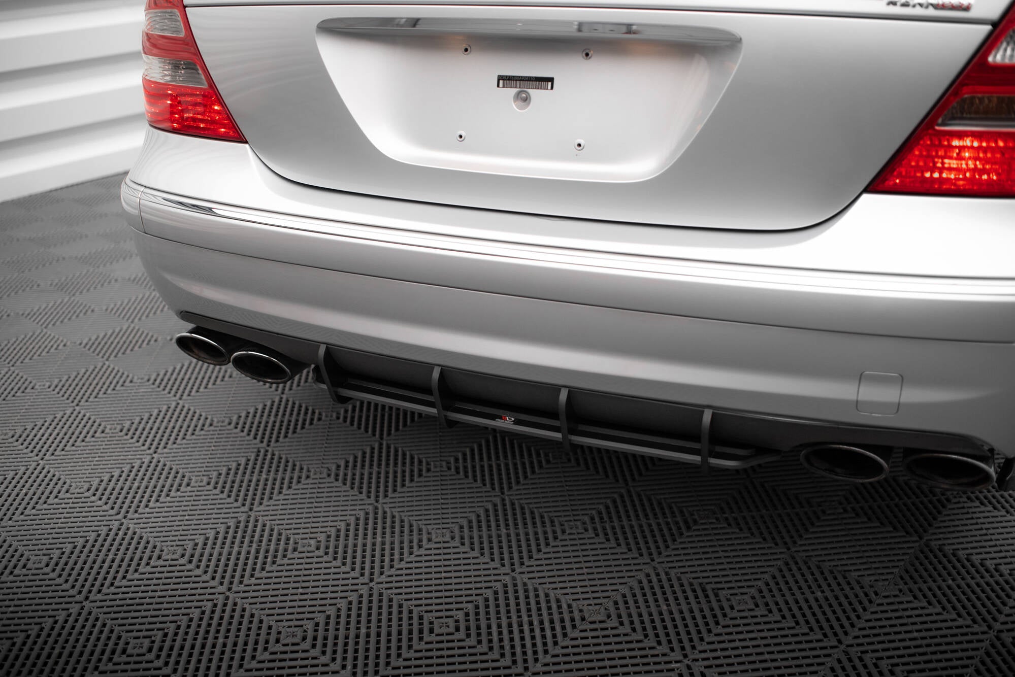 Street Pro Diffusor für Mercedes-Benz E 55 AMG W211