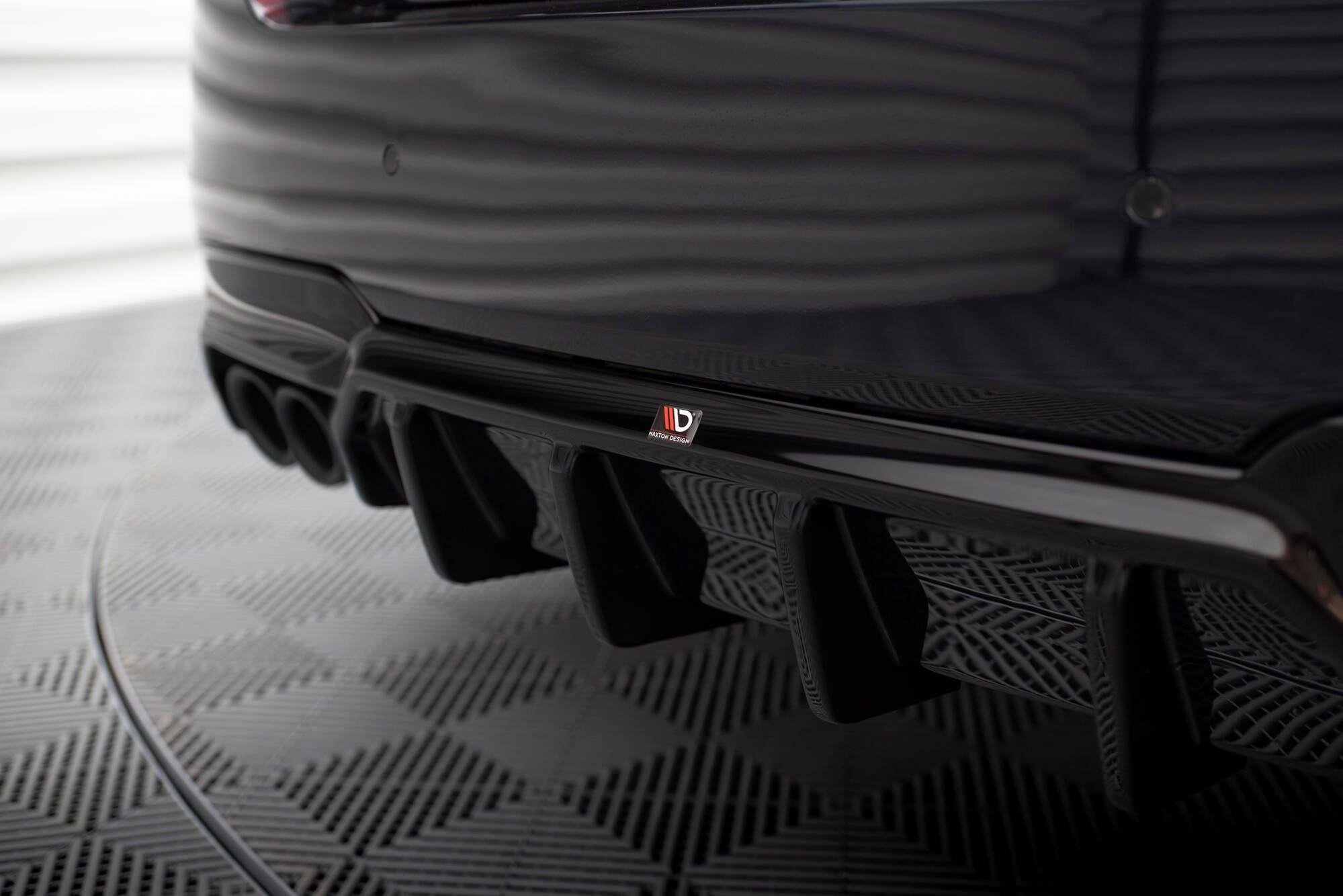 Diffusor V2 Heck Ansatz für BMW 5er M - Paket F10 / F11 (Doppelauspuff li. re.)