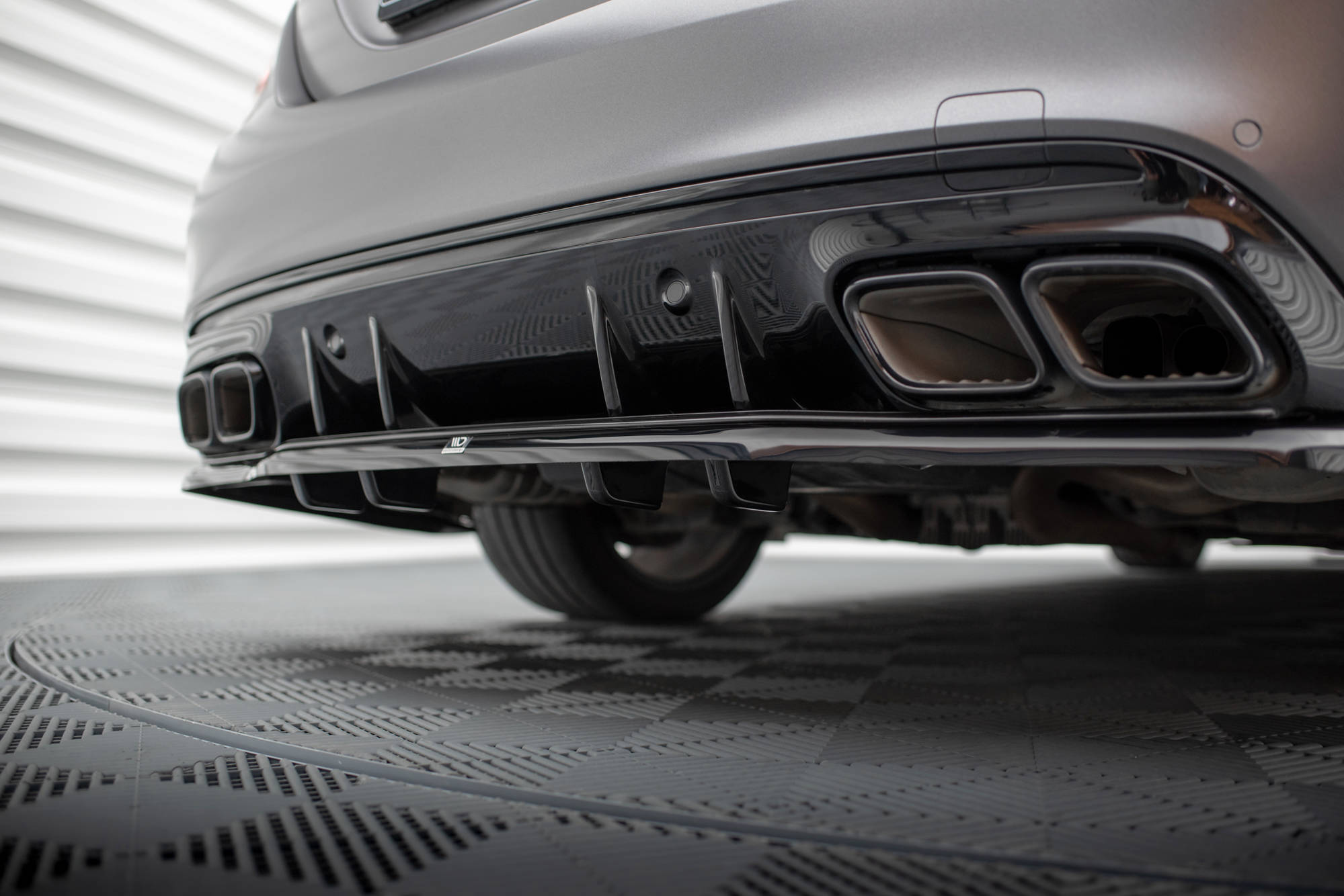 Mittlerer Cup Diffusor DTM Look Heck Ansatz für Mercedes-AMG C63 Limousine / Kombi W205 Facelift